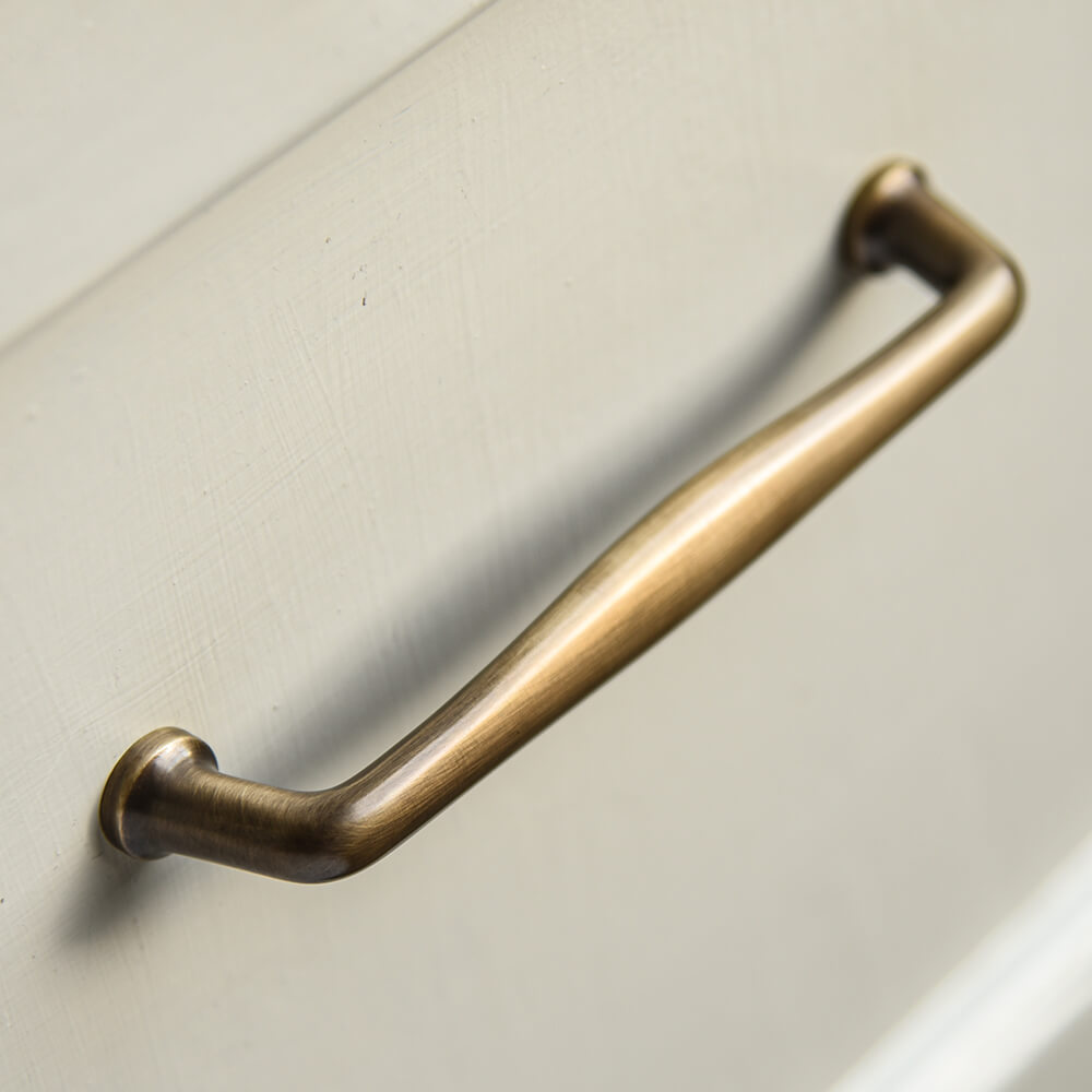 Vintage Antique Brass Cabinet Pull Handle - Elegant Drawer & Door Hardware for Kitchen, Bathroom & Furniture - Perfect for Home Renovation & DIY Projects