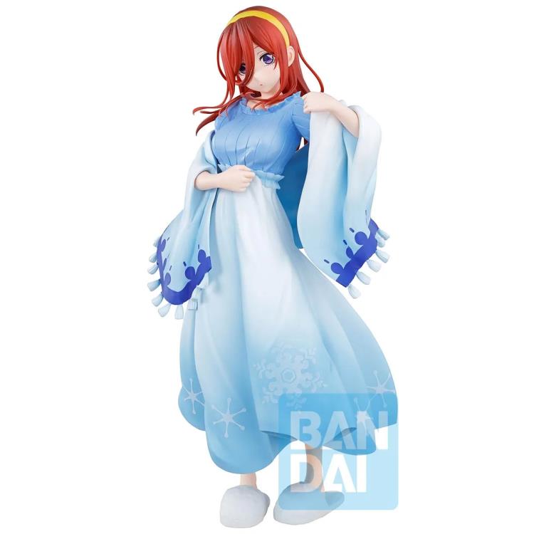 Bandai Ichibansho The Quintessential Quintuplets Miku Nakano Loungewear Ver. Anime Figure - Perfect for Anime Collections, Room Decor, and Otaku Gifts
