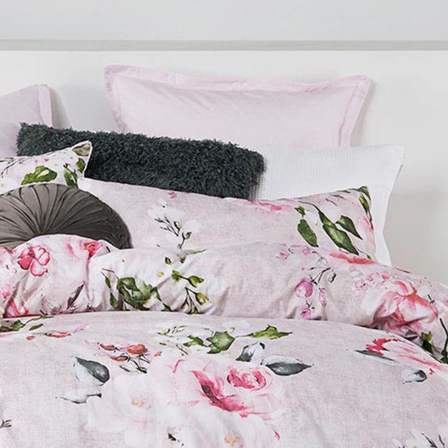 Cherub Pink Quilt Cover Set by Logan & Mason - Luxury Soft Bedding for Girls & Teens - Perfect for Bedroom Decor, Dorm Room Essentials & Gift Ideas