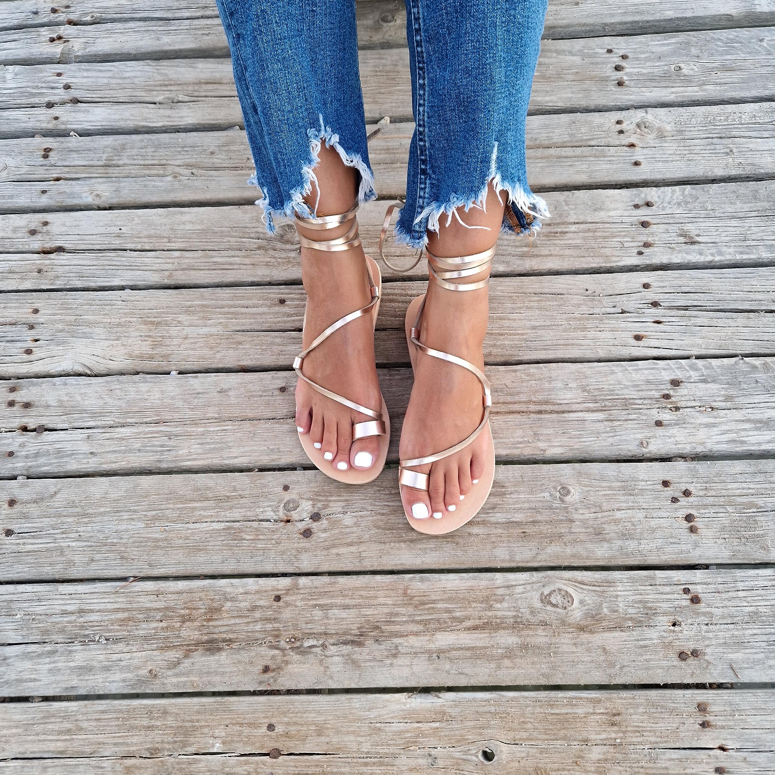 Women's Leather Gladiator Sandals with Toe Ring - Lace Up Greek Style Beach Shoes for Summer - Black & Beige Sizes 37 - Perfect for Casual Outings, Vacations, and Boho Fashion