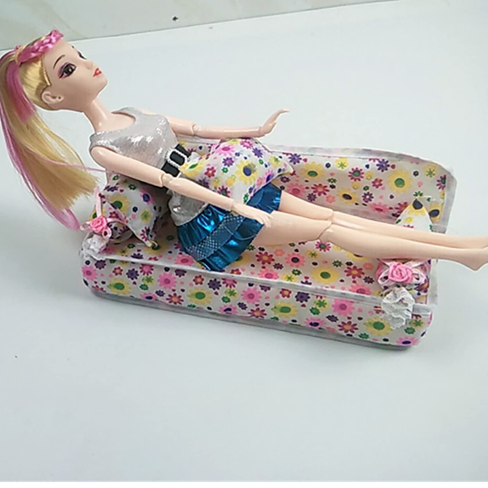 Emivery Mini Dollhouse Furniture - Flower Print Sofa with 2 Cushions, 1:12 Scale Miniature Couch for Dollhouse, DIY Crafts & Room Decor | Perfect for Dollhouse Accessories, Fairy Garden Display & Collectible Miniatures