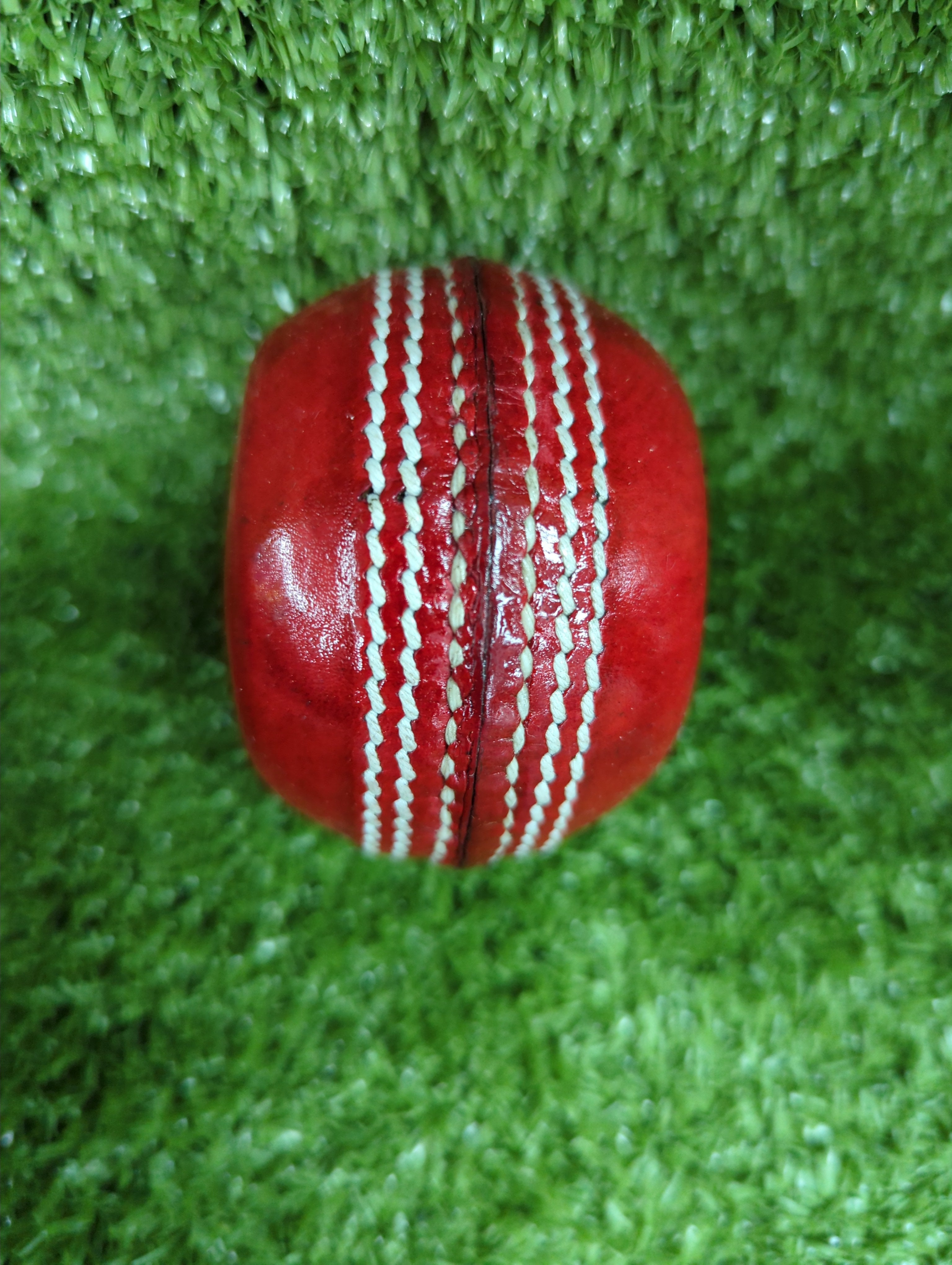 Premium Flash Flat Seam Cricket Training Leather Ball - Professional Practice Cricket Ball for Batting & Bowling Drills - Perfect for Cricket Nets, Backyard Practice & Coaching Sessions