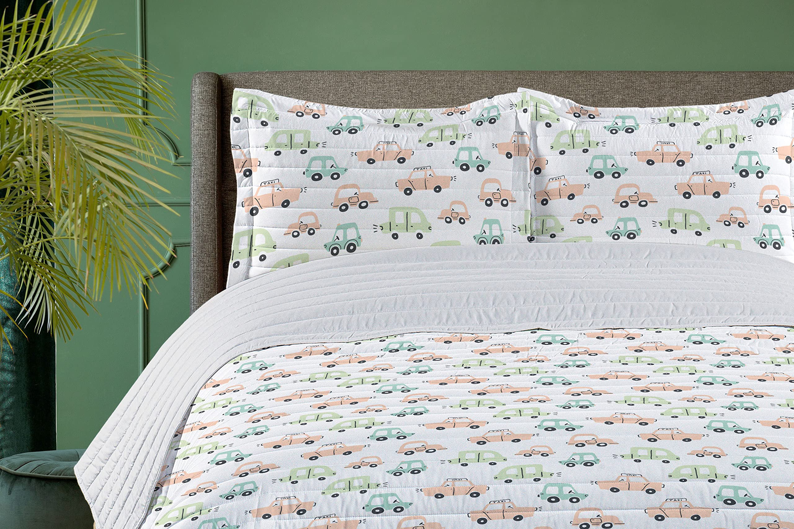 Ambesonne Cartoon Microfiber Bedspread Set - Pastel Cartoon Cars in Traffic Jam Design, Soft King Size Bedding with Pillow Shams & Comforter in Peach & Mint Green | Perfect for Kids' Rooms, Teen Bedrooms & Nursery Decor