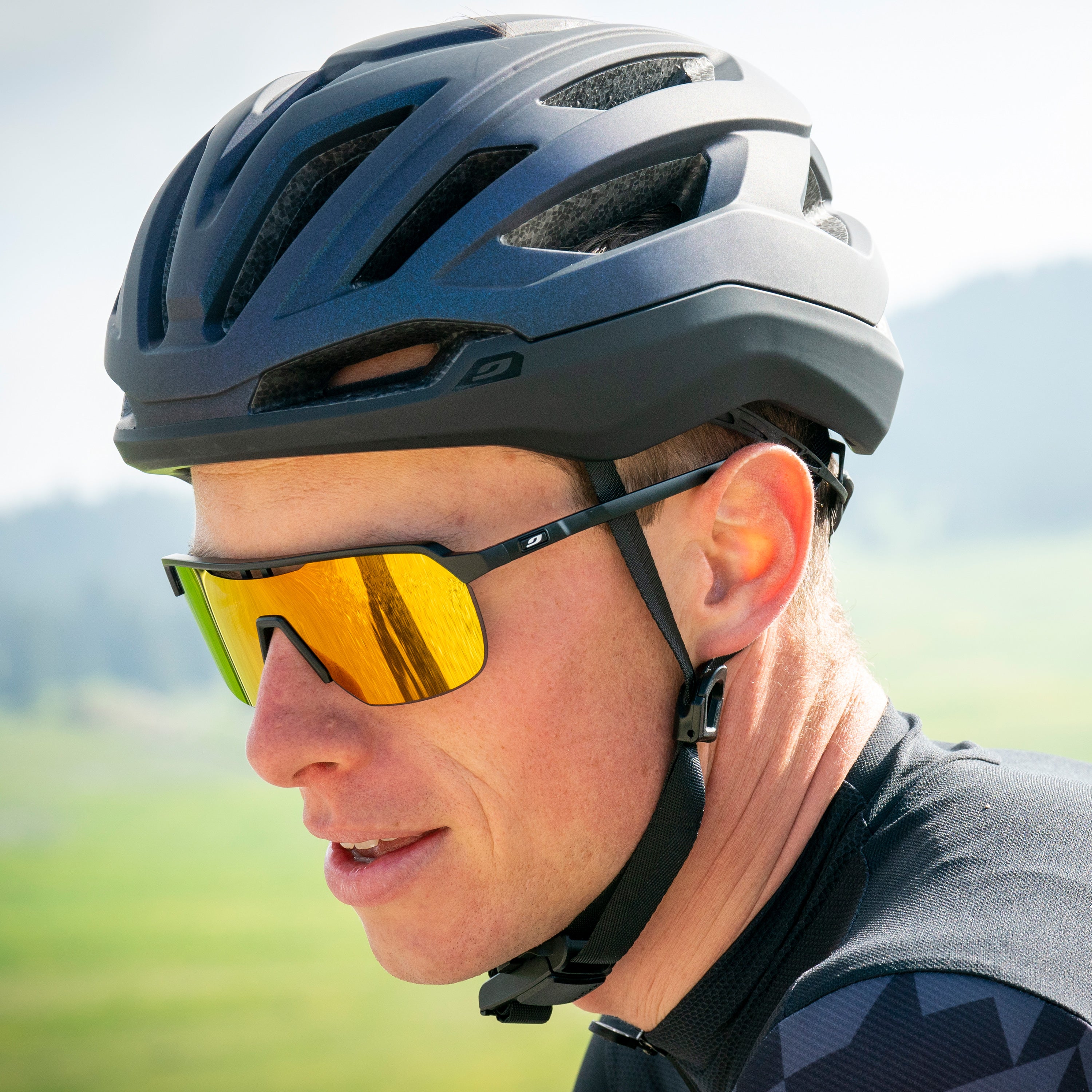 Trendy Polarized Sunglasses Frequency J567 - UV Protection, Lightweight & Stylish for Men & Women - Perfect for Driving, Beach & Outdoor Activities