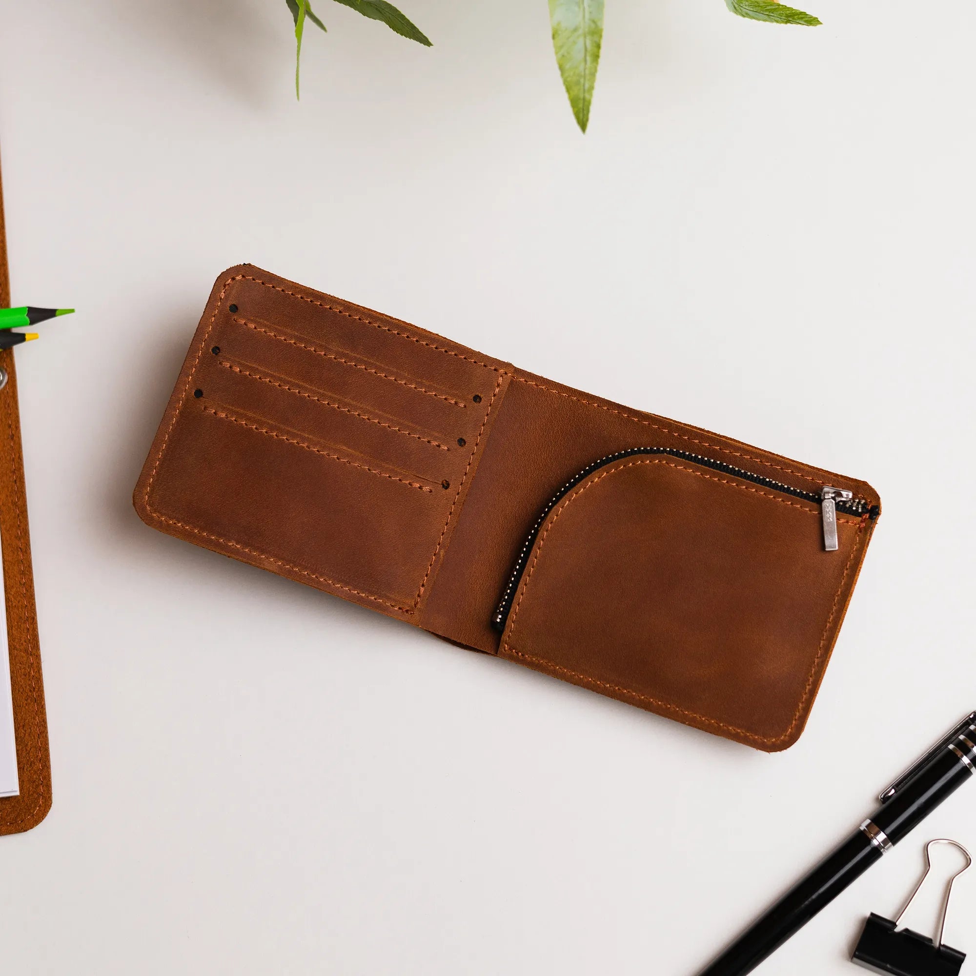 Personalized Leather Wallet for Men & Women - Custom Engraved RFID Blocking Bifold Wallet - Perfect Gift for Dad, Husband, Boyfriend - Ideal for Travel, Business & Everyday Use