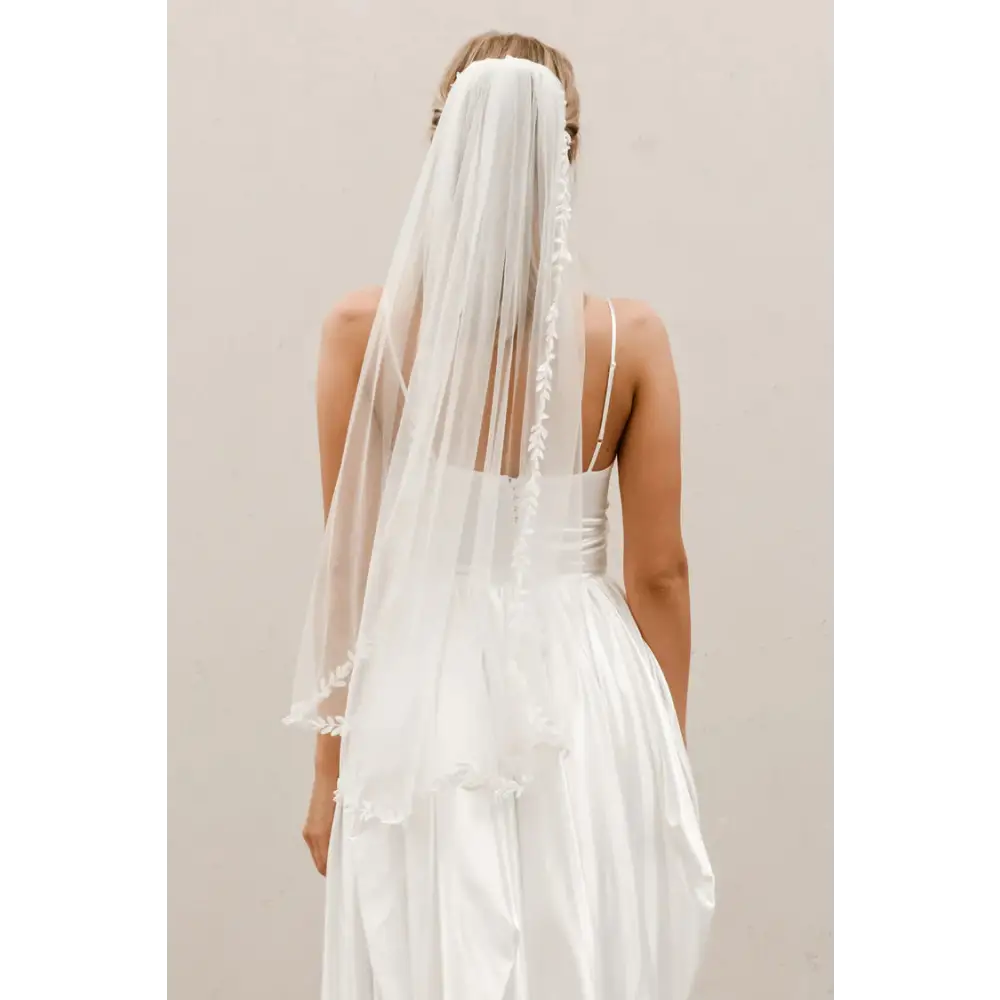 Elegant Pearl Beaded Edge Wedding Veil V006 - Perfect for Bridal Ceremonies, Photos & Special Occasions