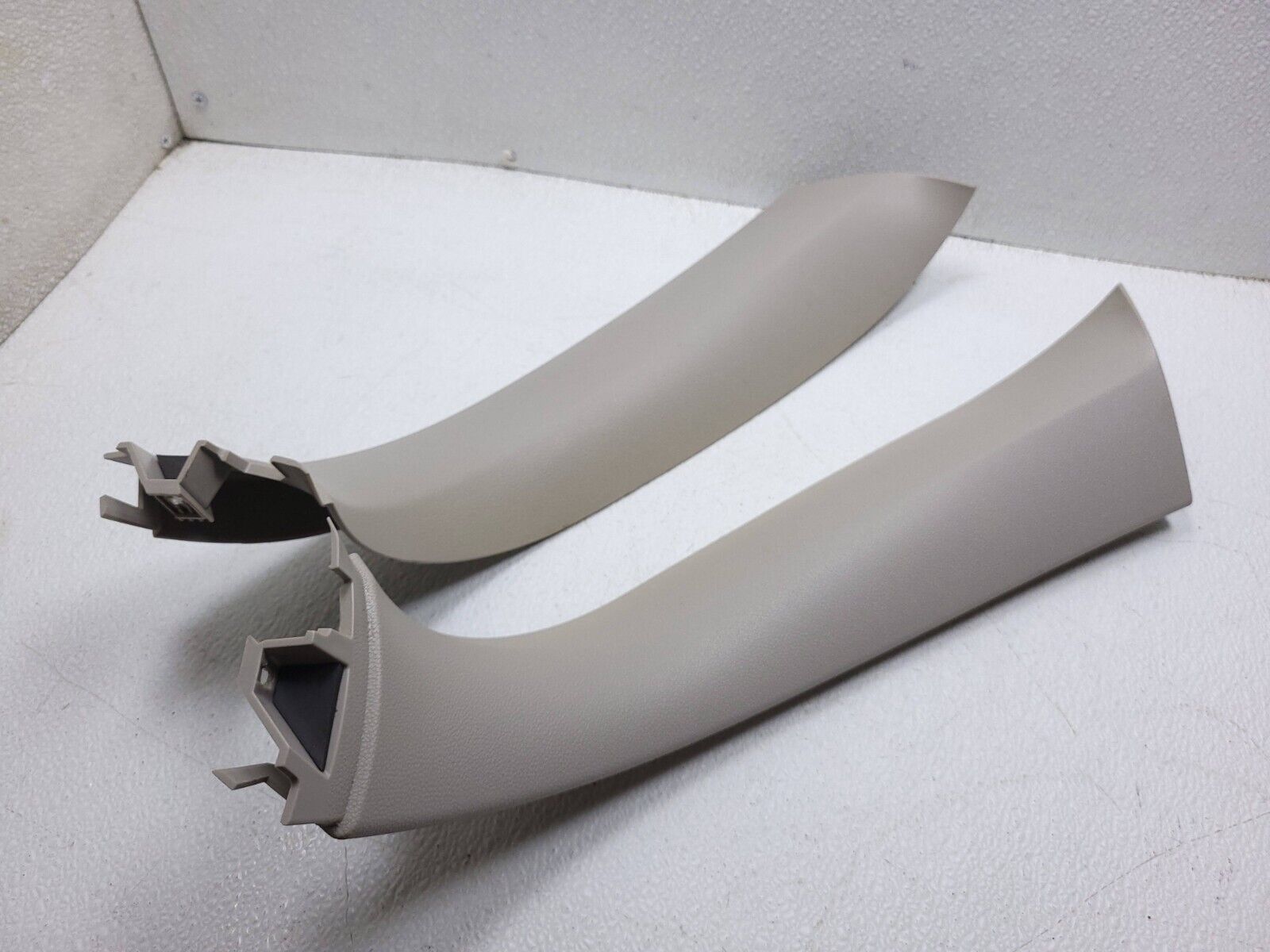 06-11 Mercedes ML500 Rear Trunk Lid Liftgate Trim Cover Pair - OEM Replacement Parts for Cargo Protection & Style Enhancement | Perfect for Car Restoration & Maintenance