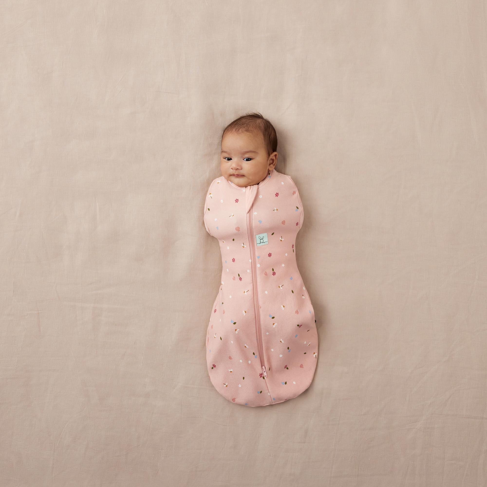 ErgoPouch Cocoon Zip Swaddle Bag 1.0 TOG - Daisies Print Baby Sleep Sack for Newborns & Infants - Perfect for Nursery, Daycare & Travel