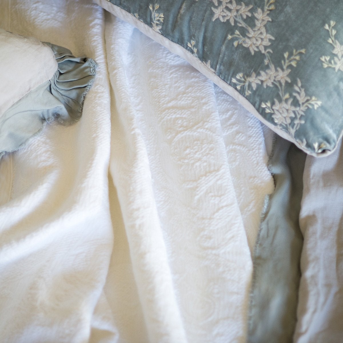 Adele Coverlet with Silk Velvet Piping - Luxury Bedding Set for Master Bedroom & Guest Room Decor