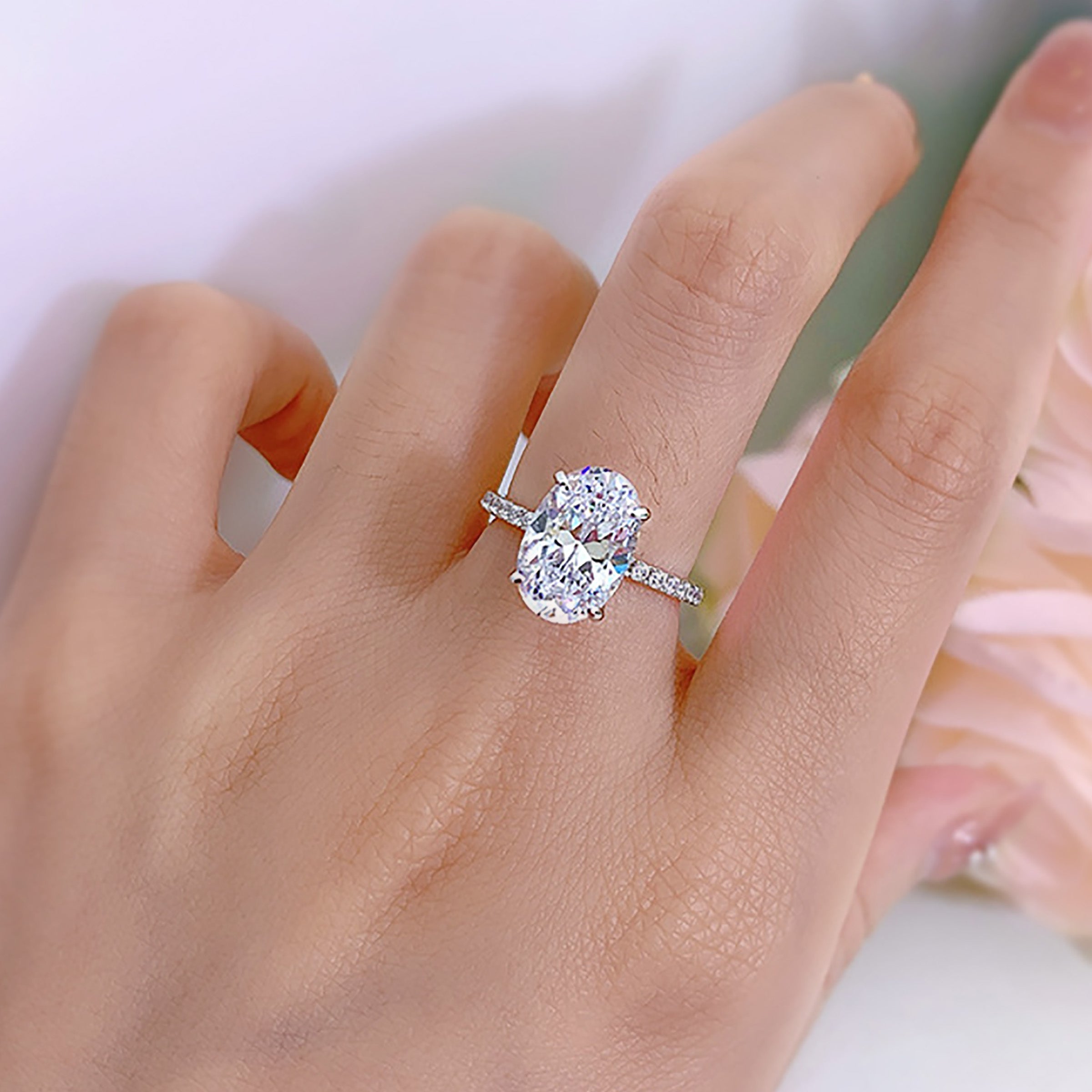 Serene Light Oval Moissanite Ashes Ring for Women - Memorial Jewelry for Loved Ones - Perfect for Remembrance, Sympathy Gifts & Special Occasions