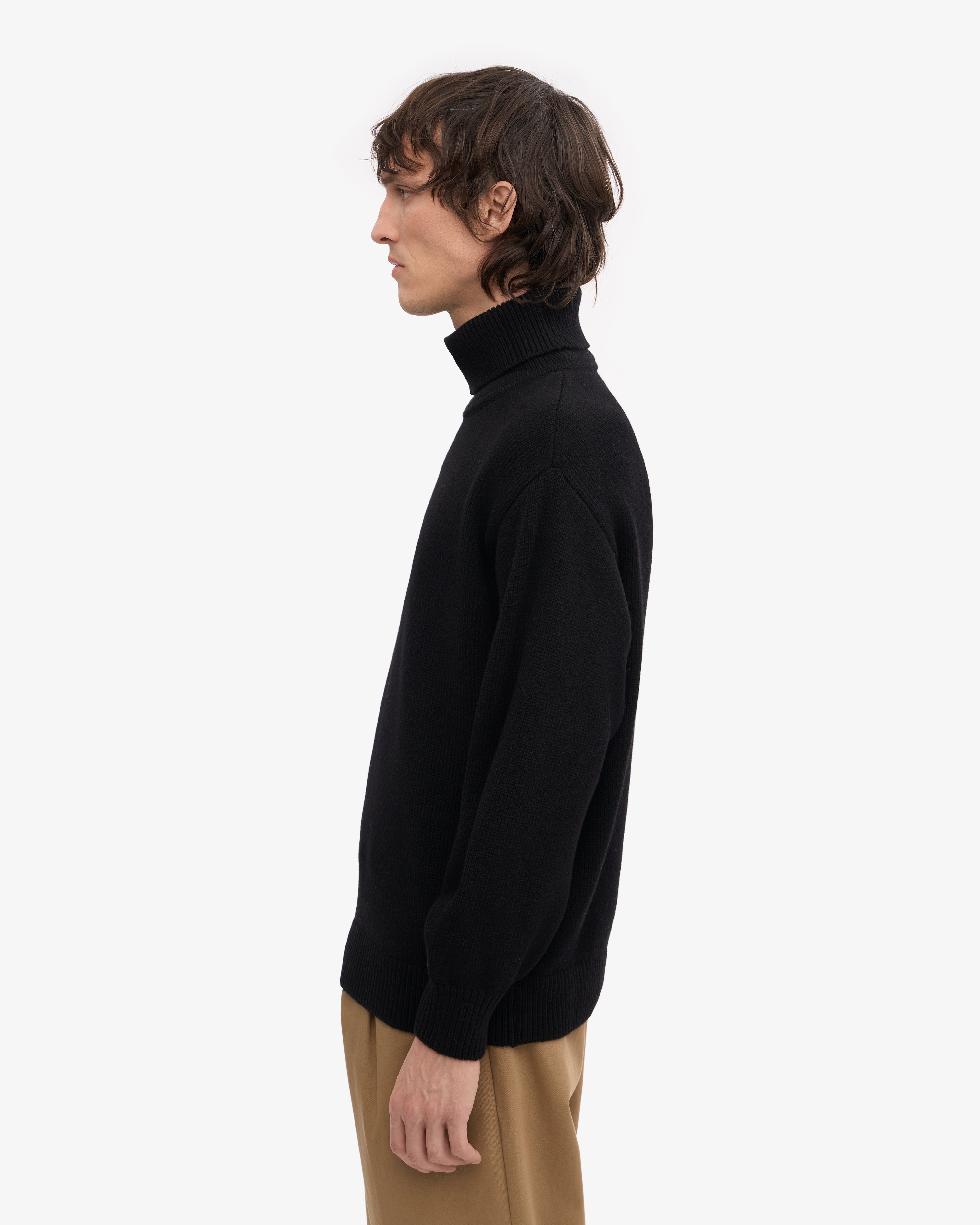 Premium Merino Wool Turtleneck Sweater for Women & Men - Ultra Soft Thermal Winter Knitwear in Deep Black - Perfect for Cold Weather, Office Wear & Outdoor Activities