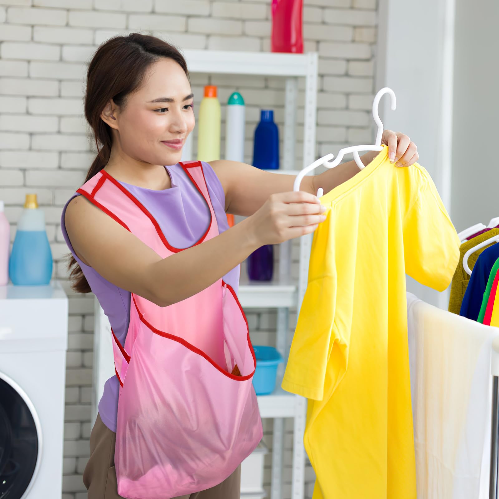 Portable Clothes Drying Apron - Quick Dry Laundry Hanging Apron for Travel, Camping & Small Spaces - Hands-Free Garment Drying Solution
