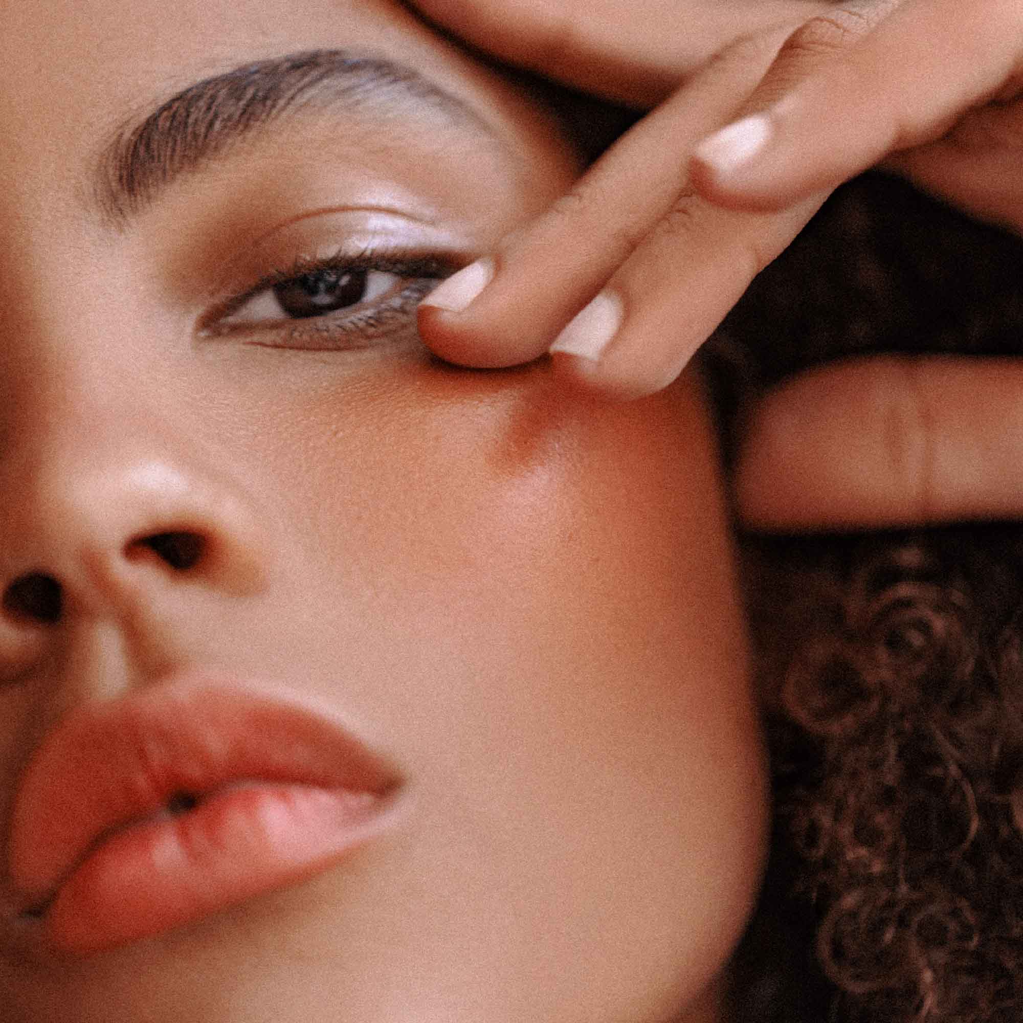 Victoria Beckham Beauty Cheeky Posh Blush Stick - Creamy Blush for Natural Flush, Buildable & Blendable - Perfect for Everyday Wear & On-The-Go Touch Ups