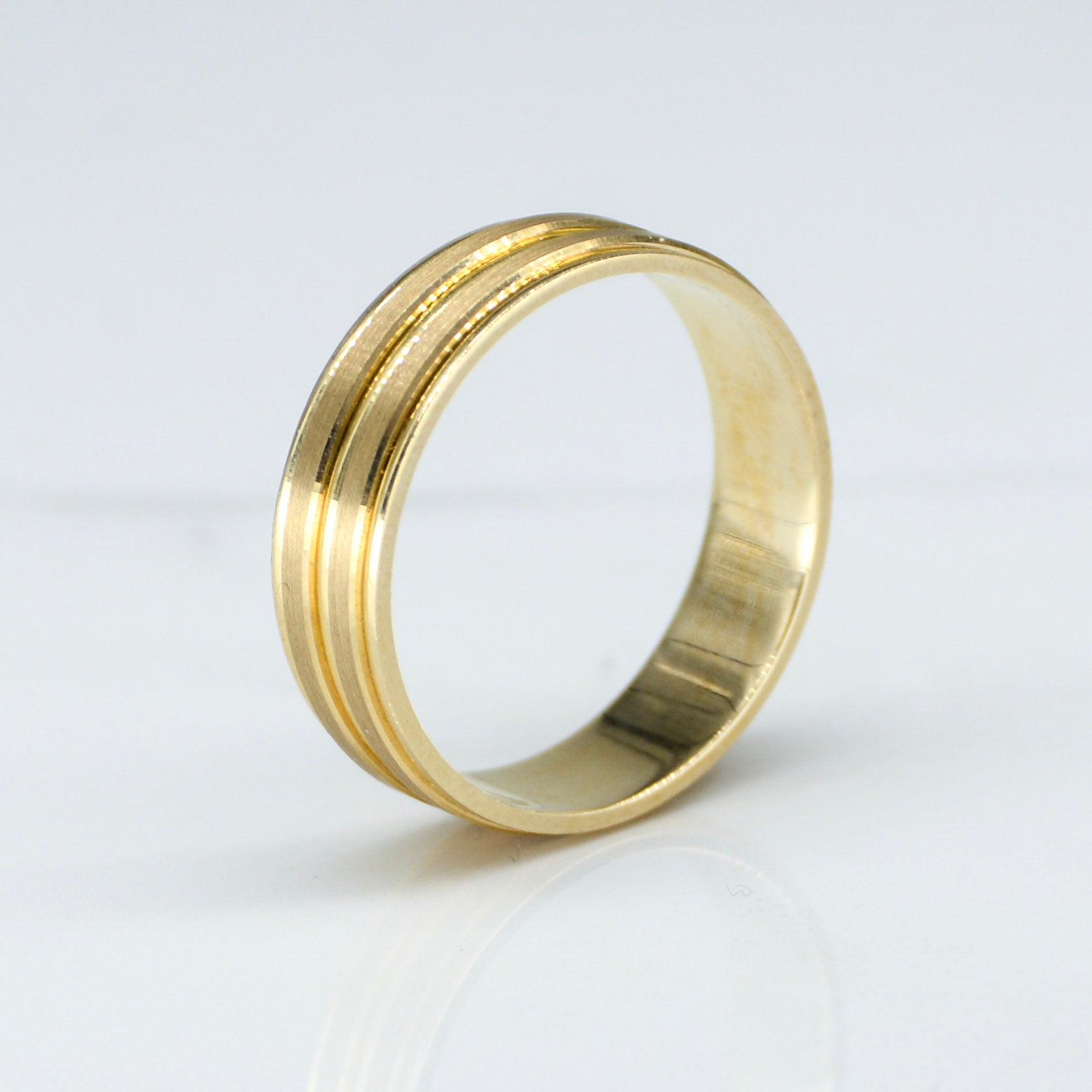 14K Yellow Gold Double Beveled Wedding Band Ring - Size 9.75 - Perfect for Anniversary Gifts & Bridal Jewelry