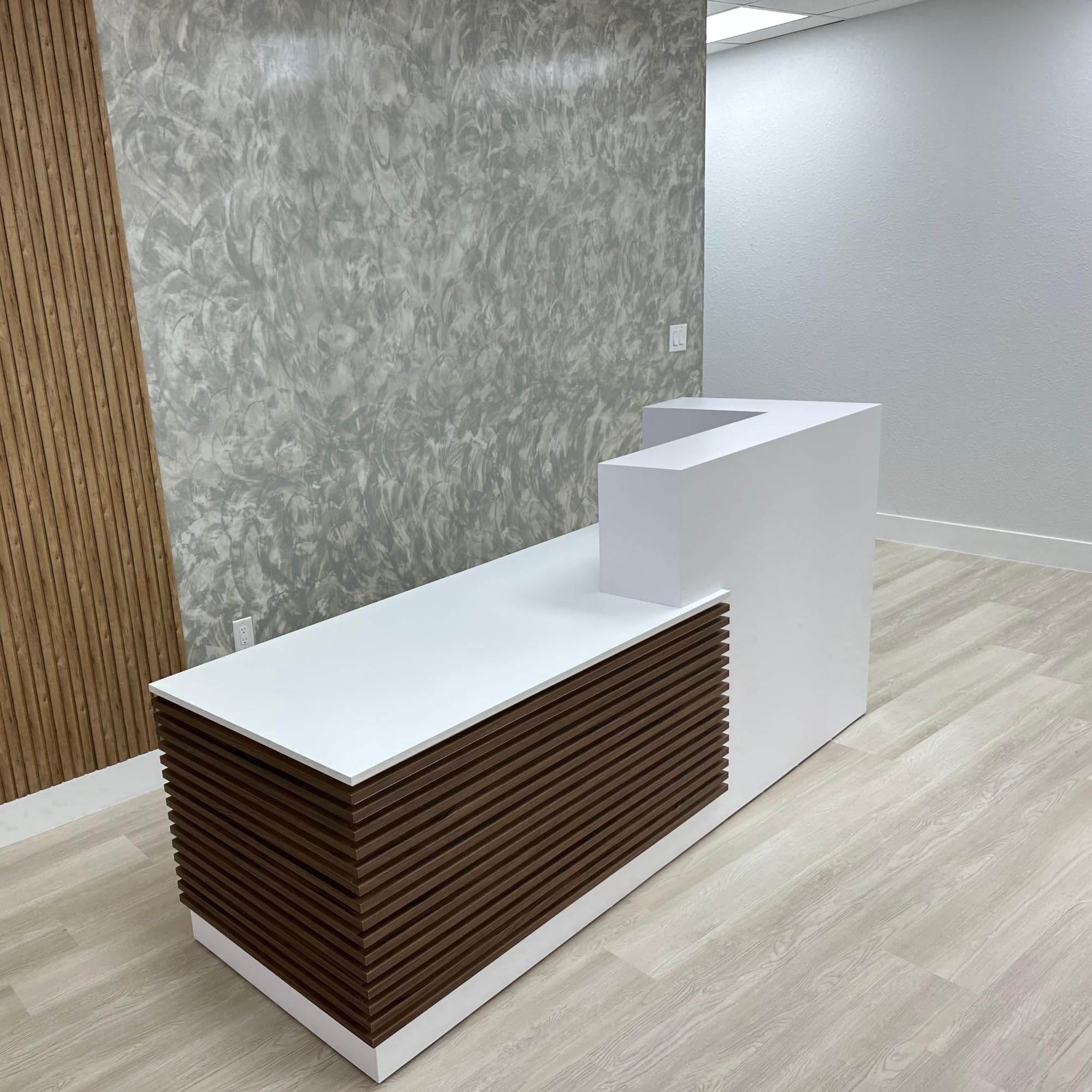 White Reception Desk 318 (84