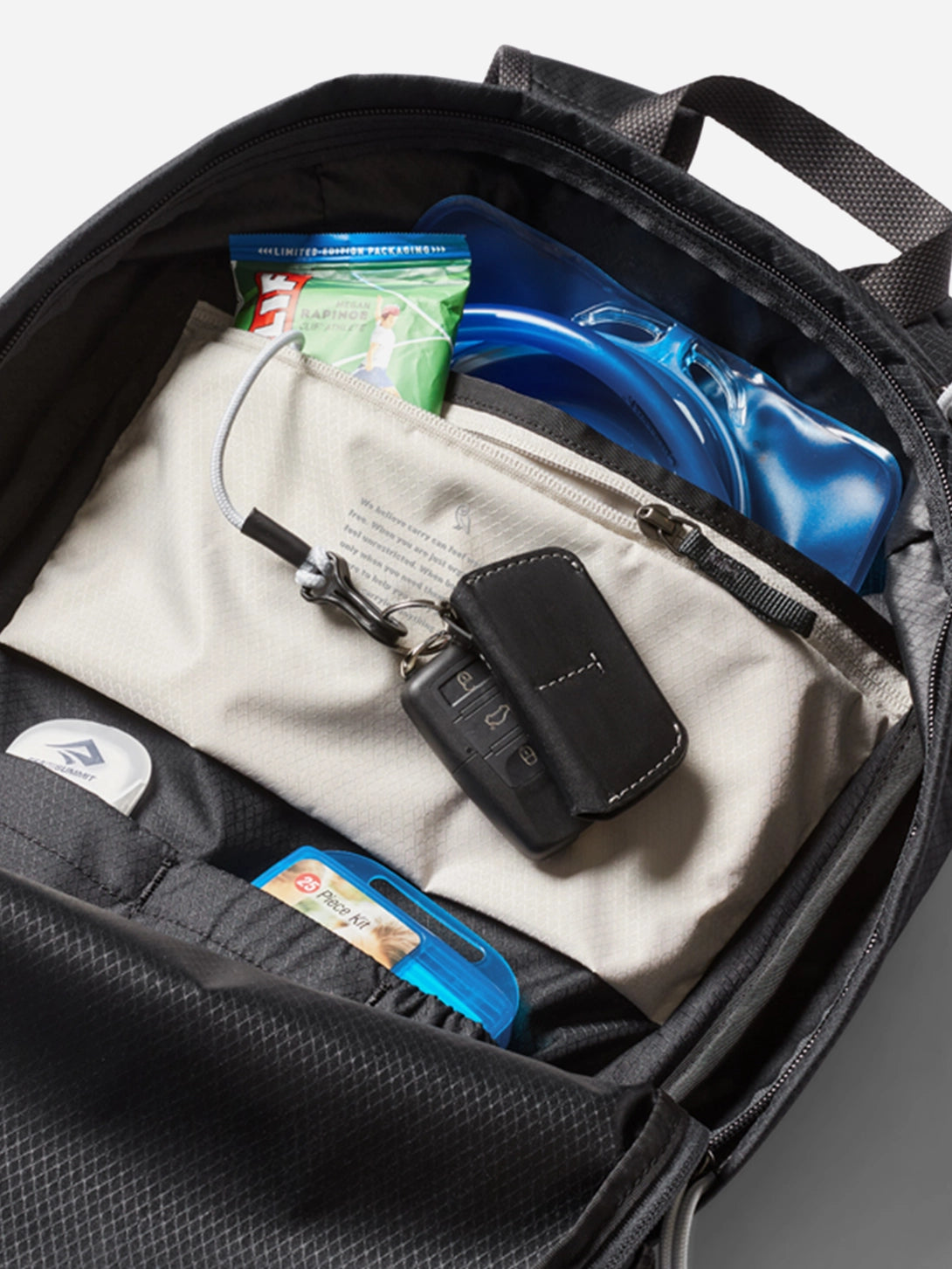 Bellroy Lite Daypack - Lightweight & Durable Backpack for Travel, Hiking & Everyday Use | Compact & Water-Resistant Design | Perfect for Commuters & Outdoor Adventures