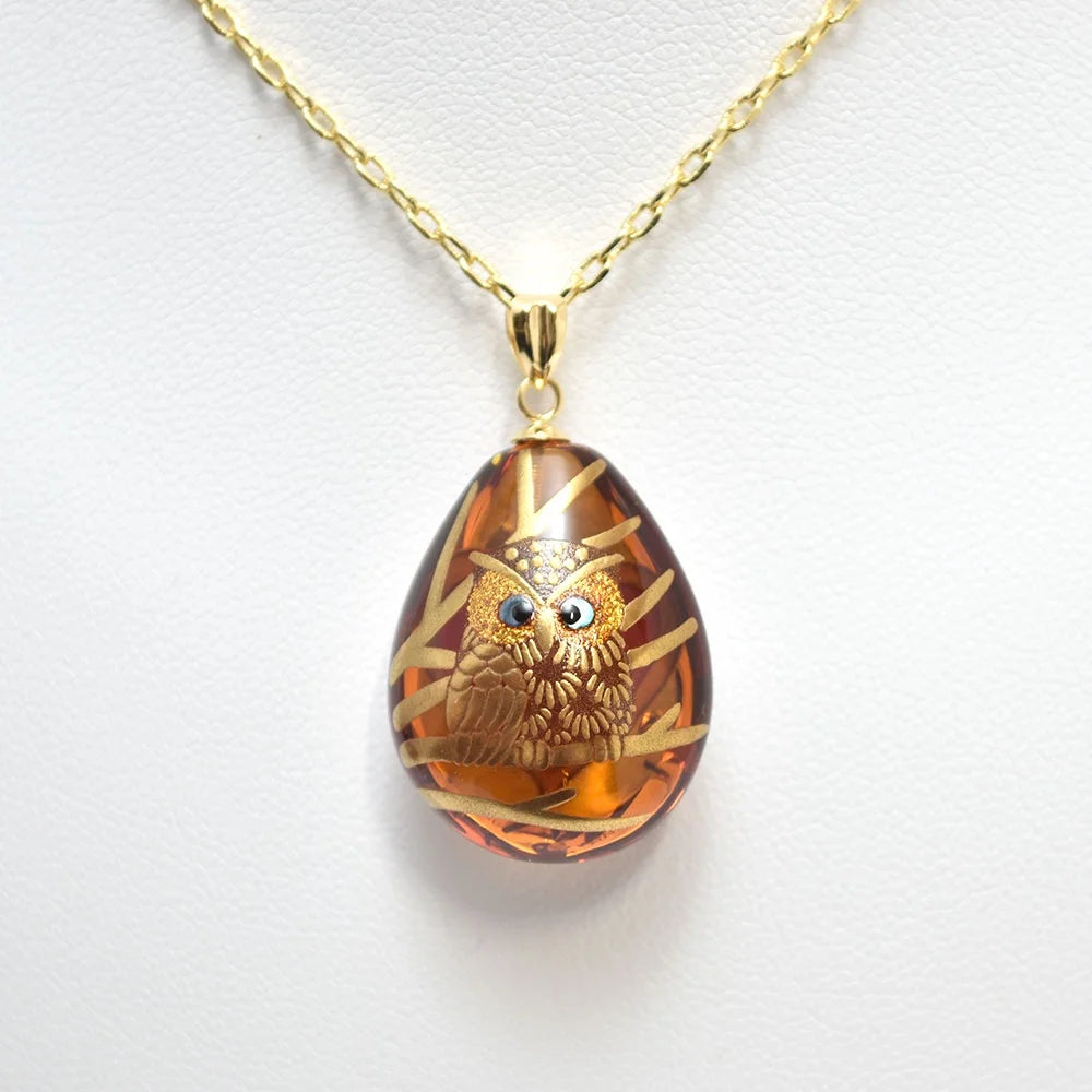 Handcrafted Maki-e Urushi Lacquer Reversible Pendant Necklace - Amber Owl & Heart Design | Traditional Japanese Lacquer Jewelry for Women | Gift for Her, Birthday & Anniversary Present