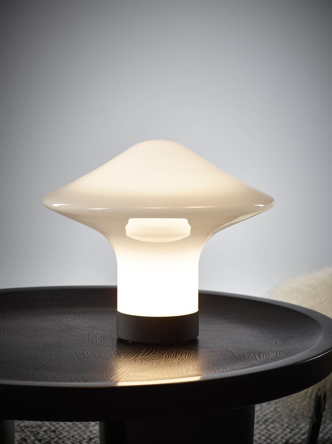 Modern Trottola Table Lamp - Stylish LED Desk Light for Bedroom, Living Room & Office - Perfect for Reading, Working & Decor