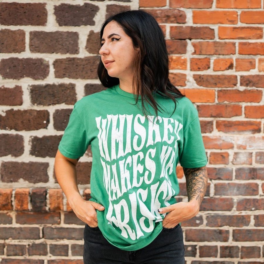 Women's Whiskey Makes Me Frisky Boyfriend Fit T-Shirt - Kelly Green - Casual & Funny Graphic Tee for Parties, Gifts & Everyday Wear