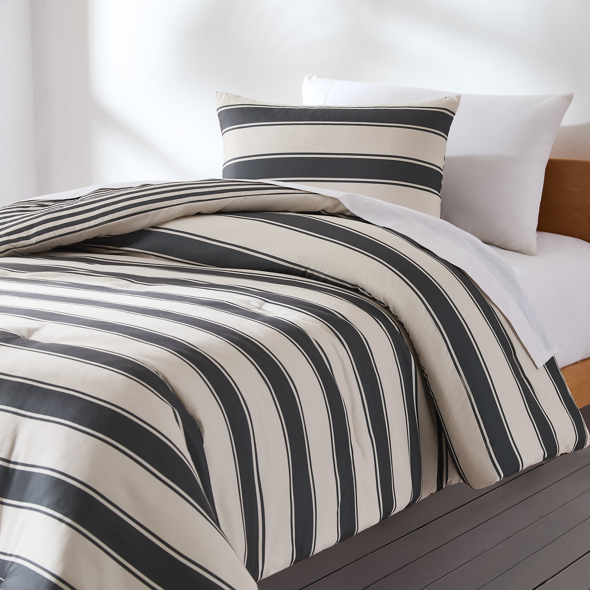 Gale Cabana Stripe Comforter Set - Queen Size Bedding, Soft & Breathable Cotton, Coastal Beach Style - Perfect for Guest Rooms, Vacation Homes & Summer Bedroom Decor