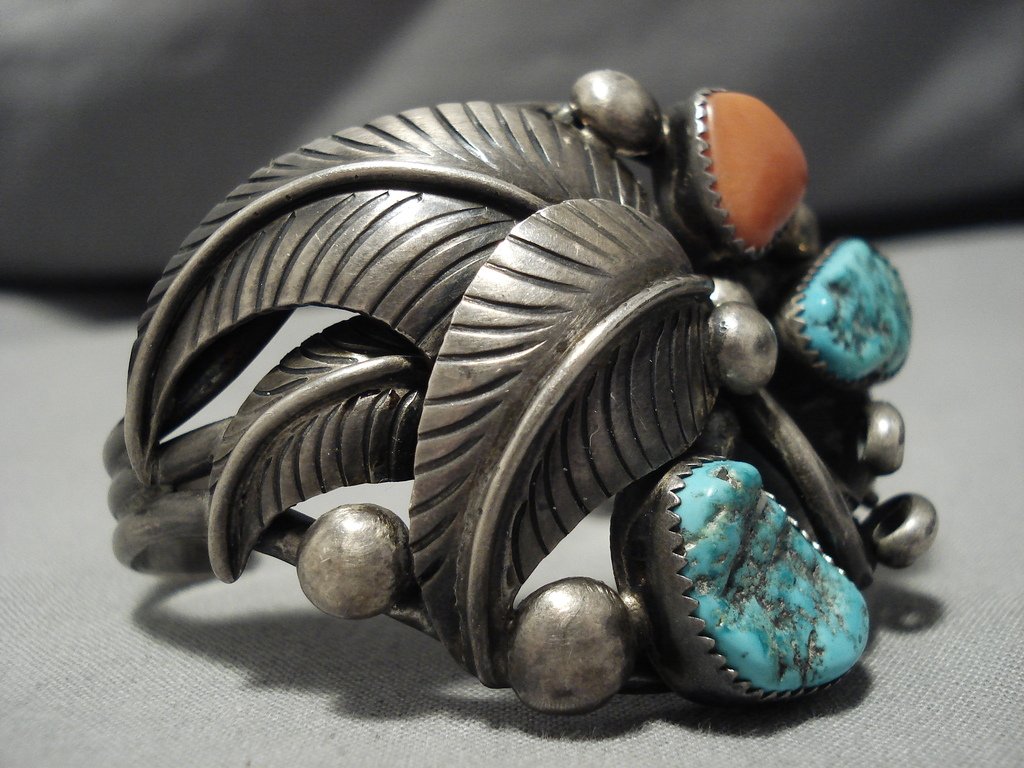 Vintage Navajo Turquoise Sterling Silver Bracelet - Handmade Native American Jewelry for Women - Perfect for Boho, Garden Parties & Special Occasions