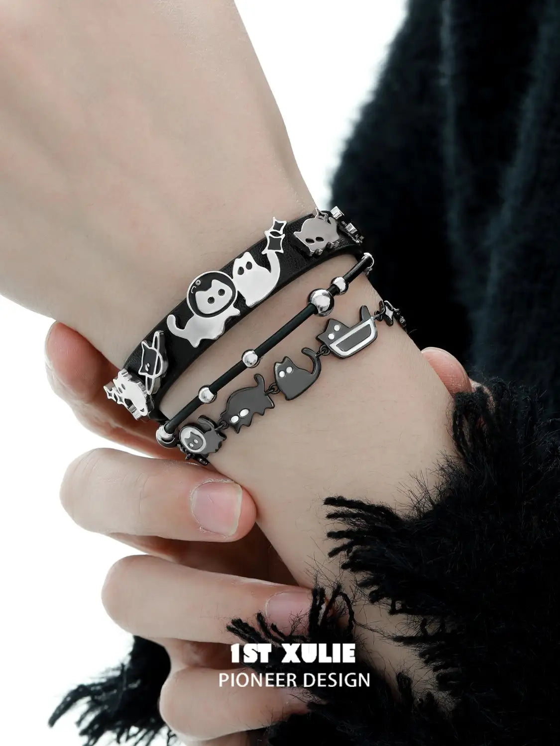 18K Black Gold Plated Ghost Black Cat Charm Bracelet with Drawstring Closure - Elegant Gothic Jewelry for Women, Perfect for Halloween Parties & Witchy Fashion Accessories