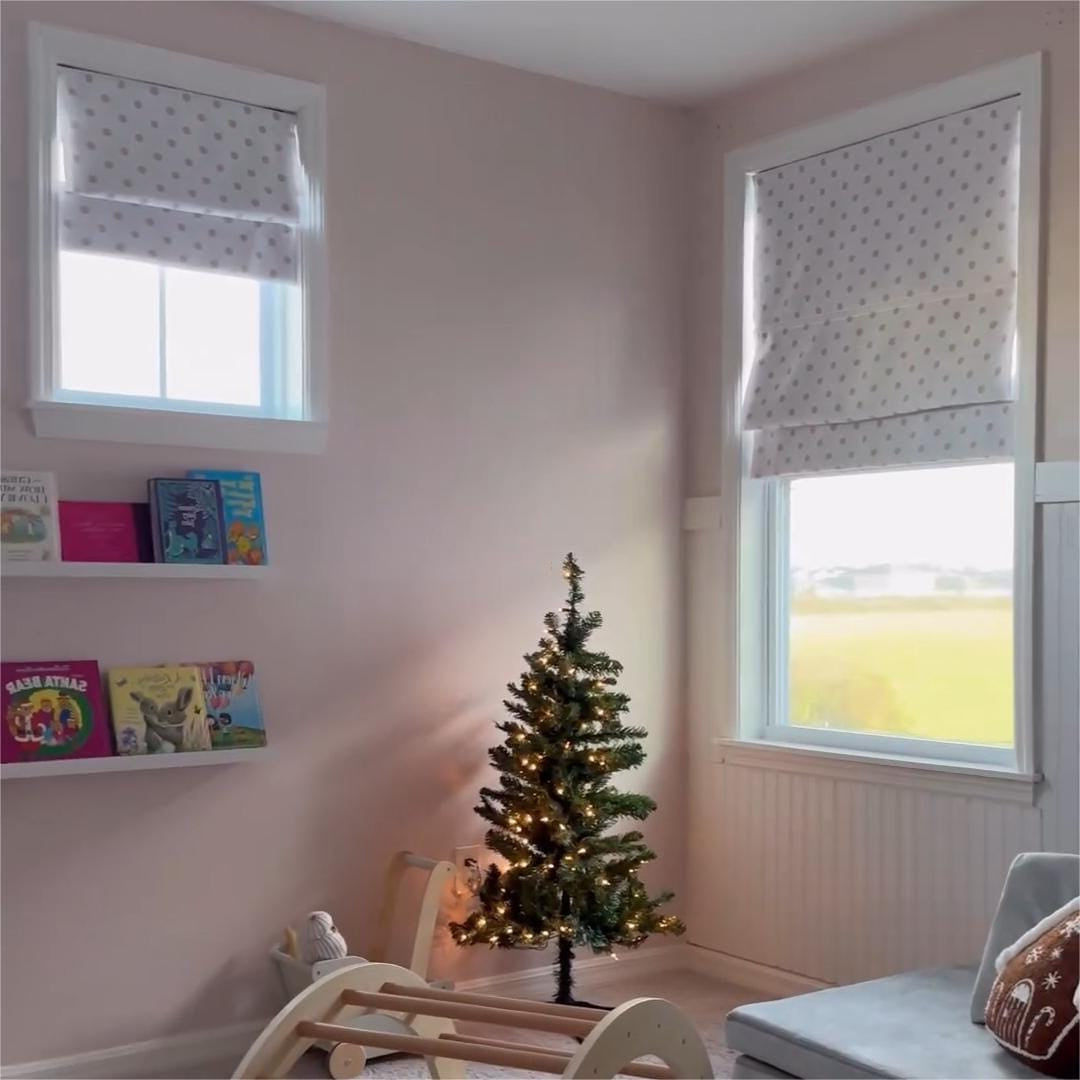 Stefana Silver Printed Cordless Roman Shade with Wooden Headrail - Elegant Window Treatment for Living Room & Bedroom