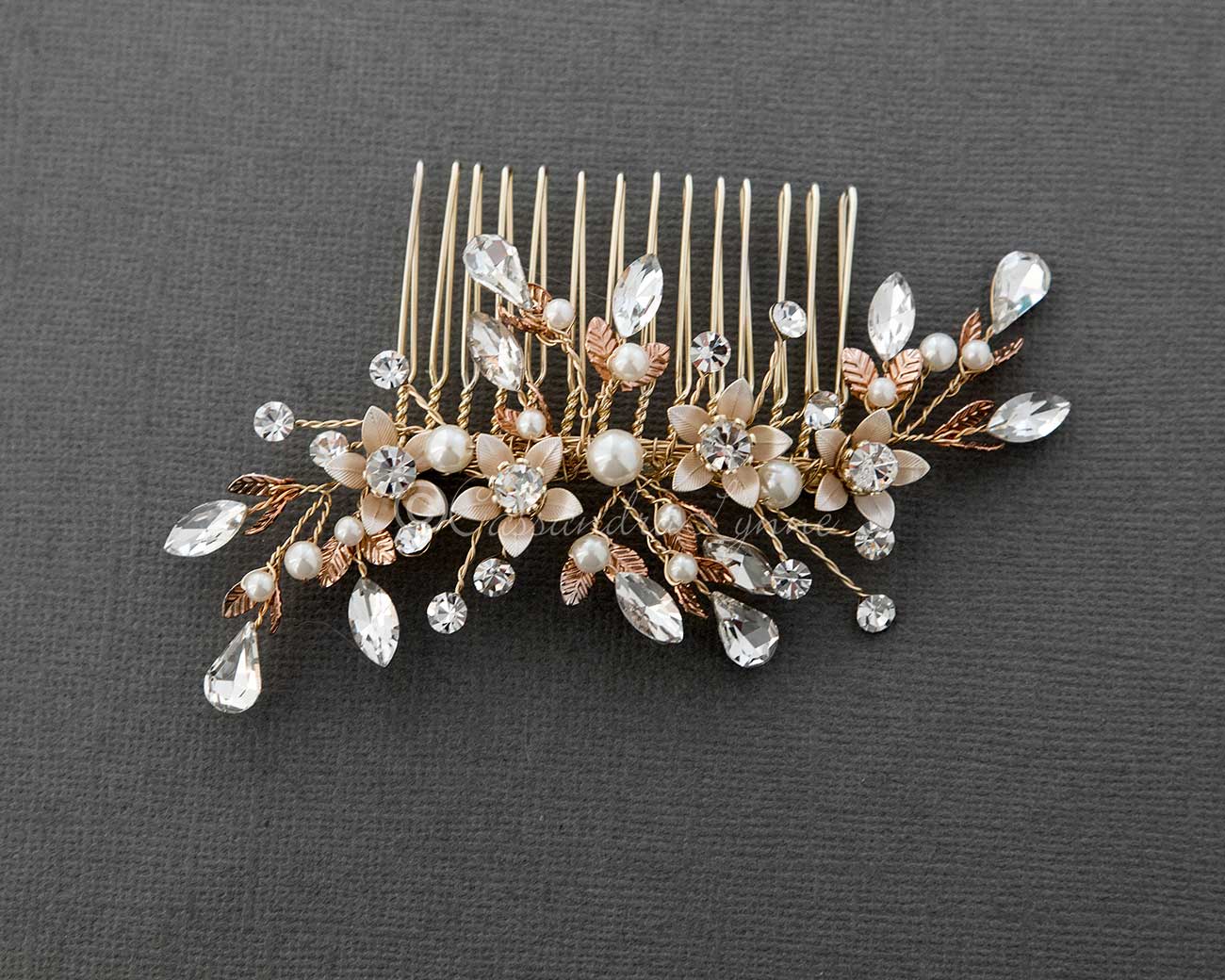 Elegant Crystal and Pearl Wedding Hair Comb for Brides - Perfect for Bridal Hairstyles, Prom, and Formal Events
