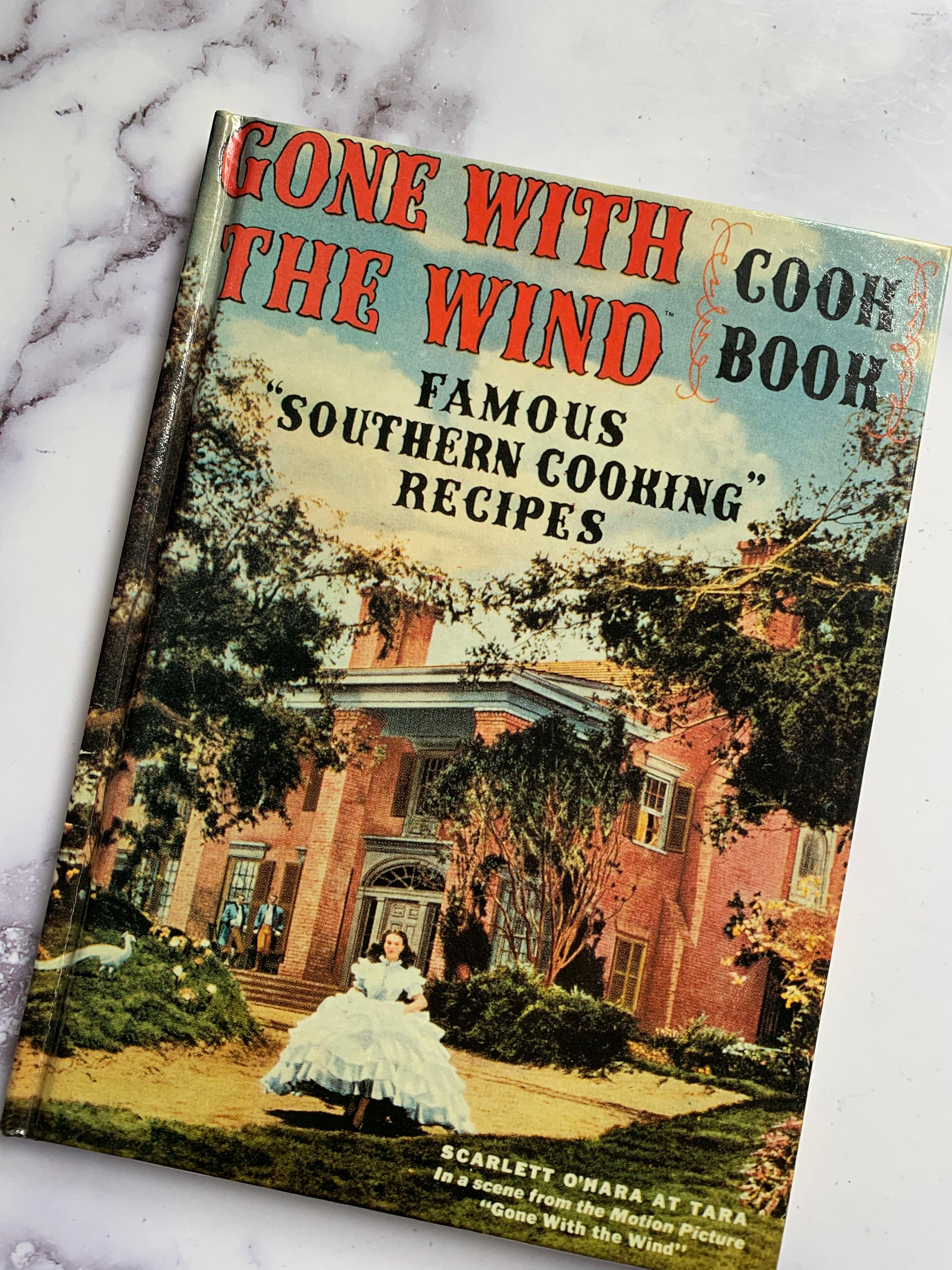 Gone with the Wind - Classic American Novel by Margaret Mitchell | Perfect for Literature Lovers & Book Club Discussions