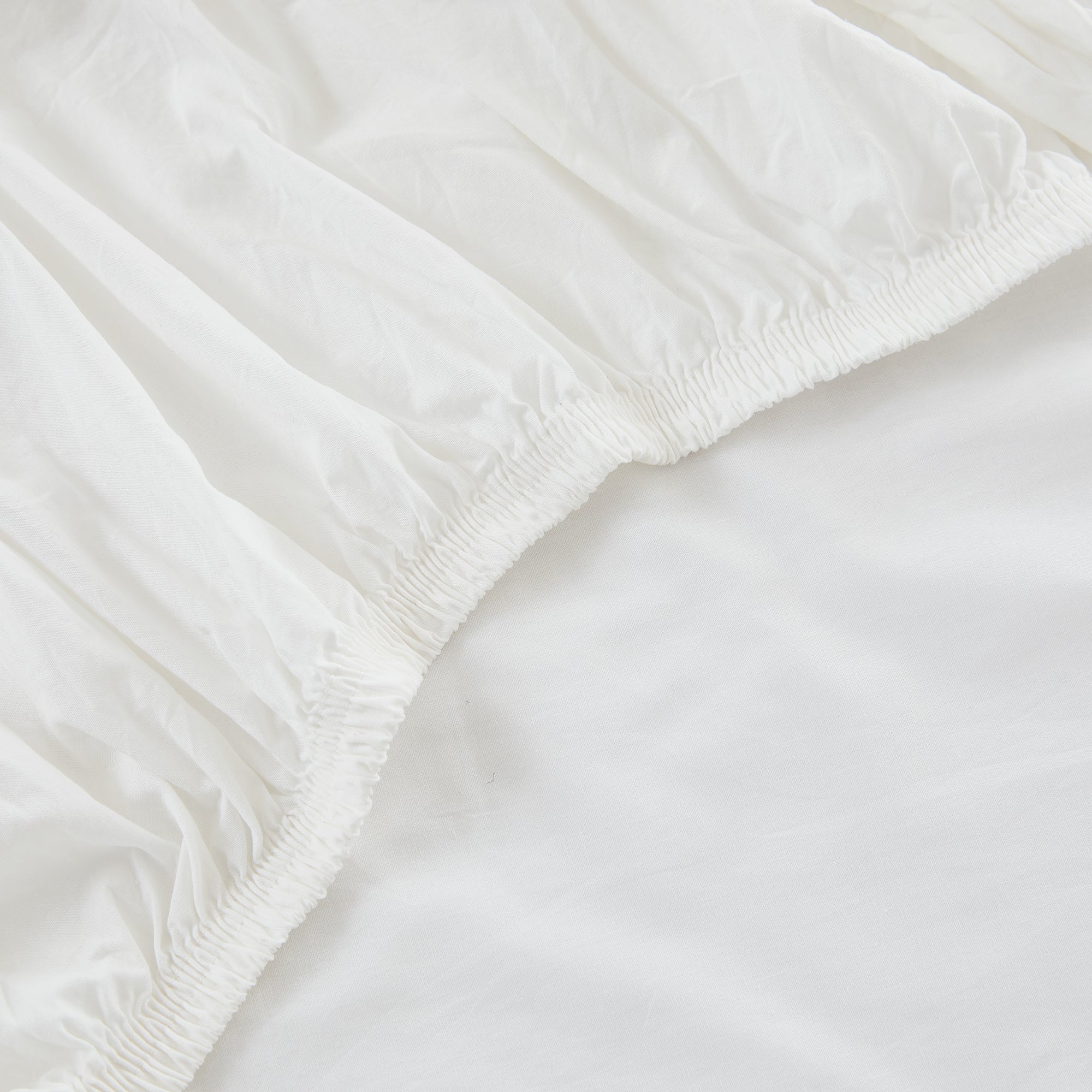 Evelyn Lace Trim Cotton Sheet Set - Queen Size 4-Piece Bedding Set with Soft Breathable Fabric for Comfortable Sleep - Perfect for Master Bedroom, Guest Room, and Luxury Home Decor
