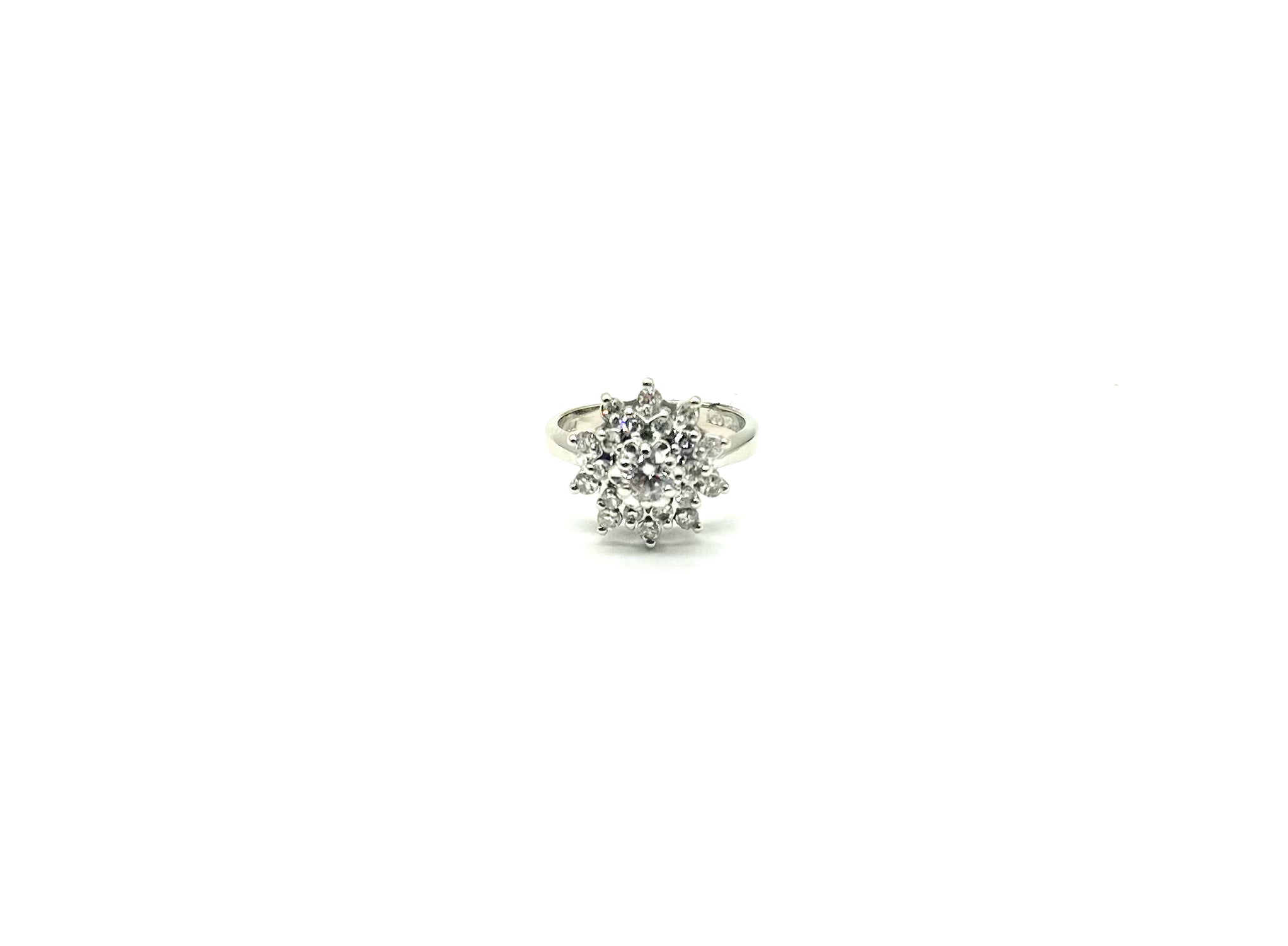 Elegant Women's Diamond & Gold Step Cluster Ring - Perfect for Weddings, Anniversaries & Special Occasions