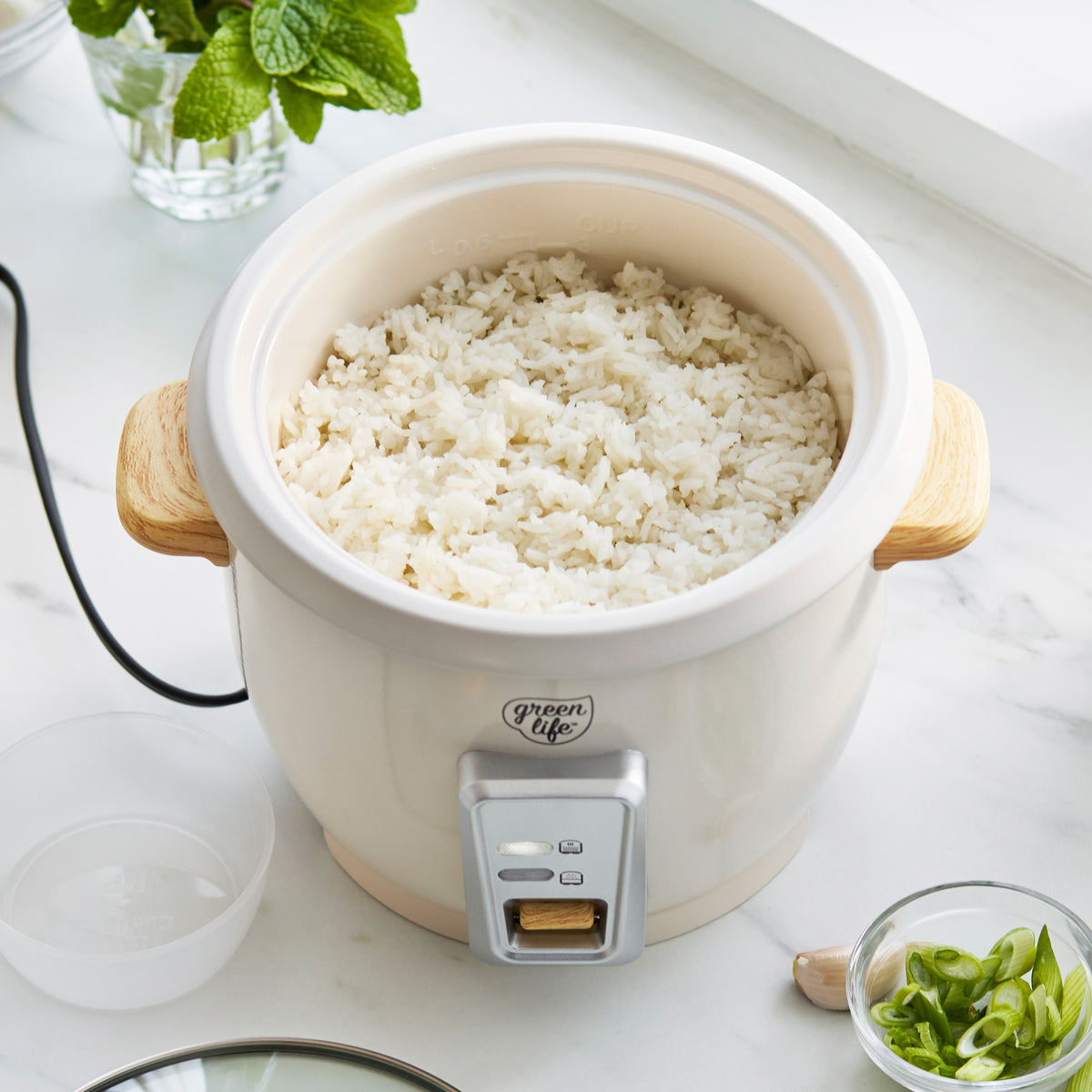 GreenLife 6 Cup Non-Stick Rice Cooker with Steamer Basket - Perfect for White, Brown & Sushi Rice | Compact & Energy Efficient for Dorms, Apartments & Small Kitchens