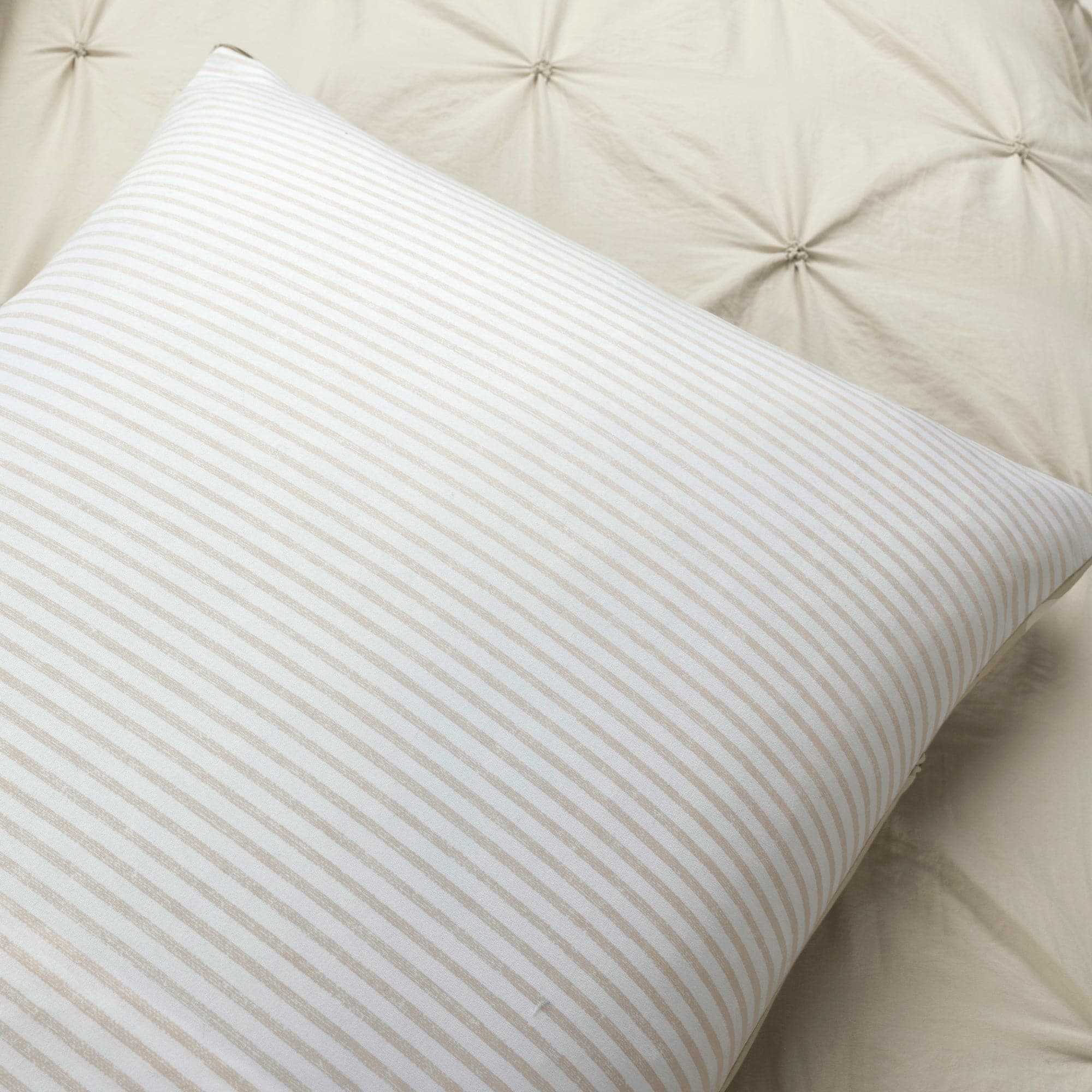 Ravello Pintuck Reversible Comforter Bed in a Bag Set - Queen Size Luxury Bedding for Master Bedroom & Guest Room | Complete Comforter, Sheet Set & Pillow Shams