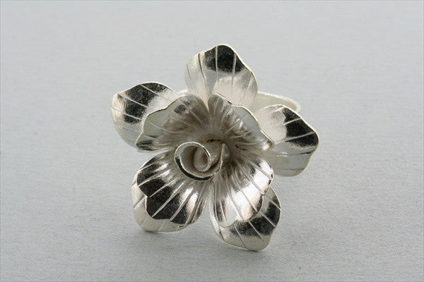 Elegant Camelia Flower Ring in 925 Sterling Silver - Perfect for Weddings, Anniversaries & Romantic Gifts