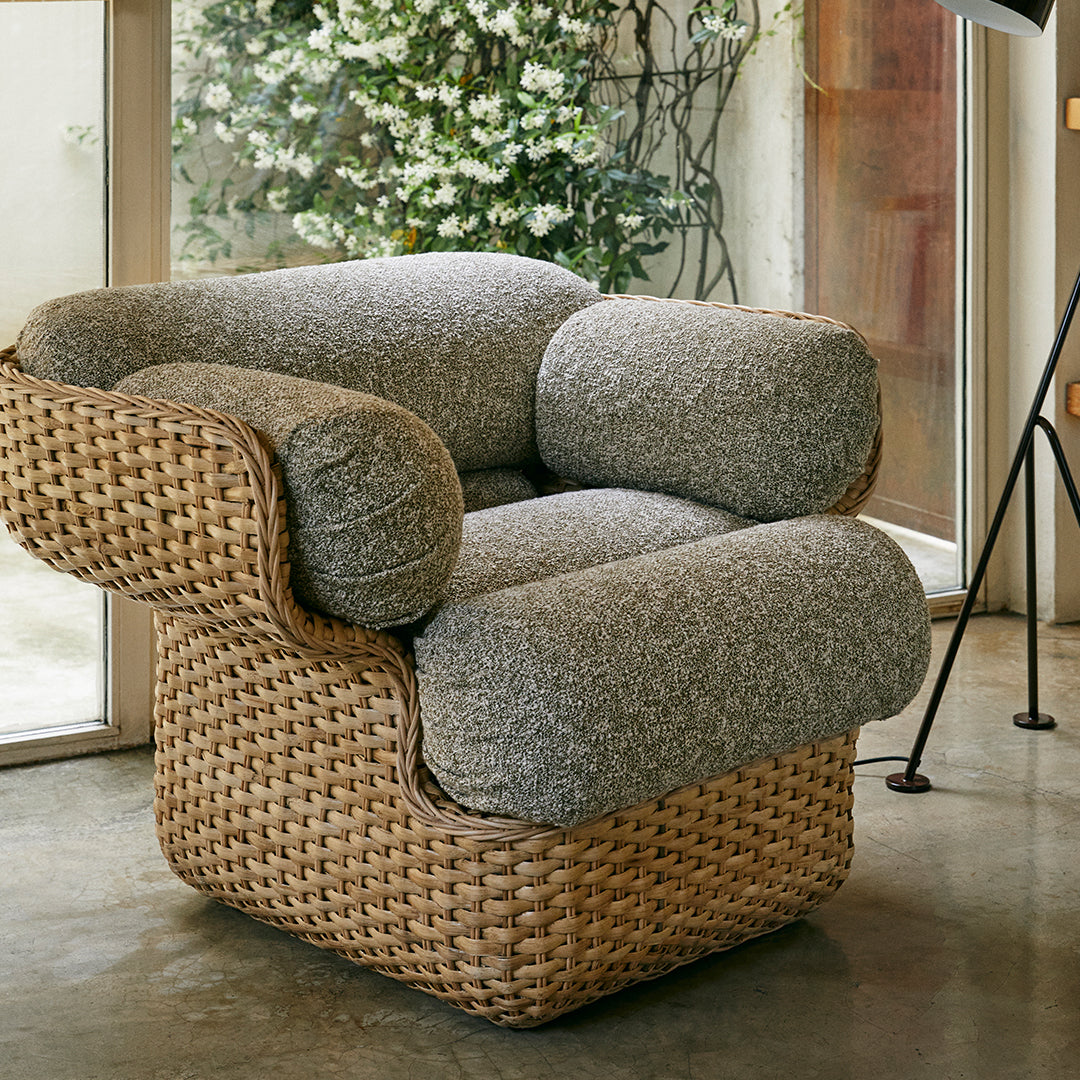 Premium Wicker Basket Lounge Chair for Patio, Outdoor & Garden - Comfortable Rattan Hanging Egg Chair with Cushion - Perfect for Relaxing, Reading & Sunbathing
