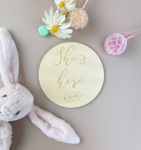 Custom Baby Girl Announcement Plaque - Personalized Newborn Birth Sign for Nursery Decor & Gender Reveal Party - Perfect for Baby Showers & First Birthday Celebrations