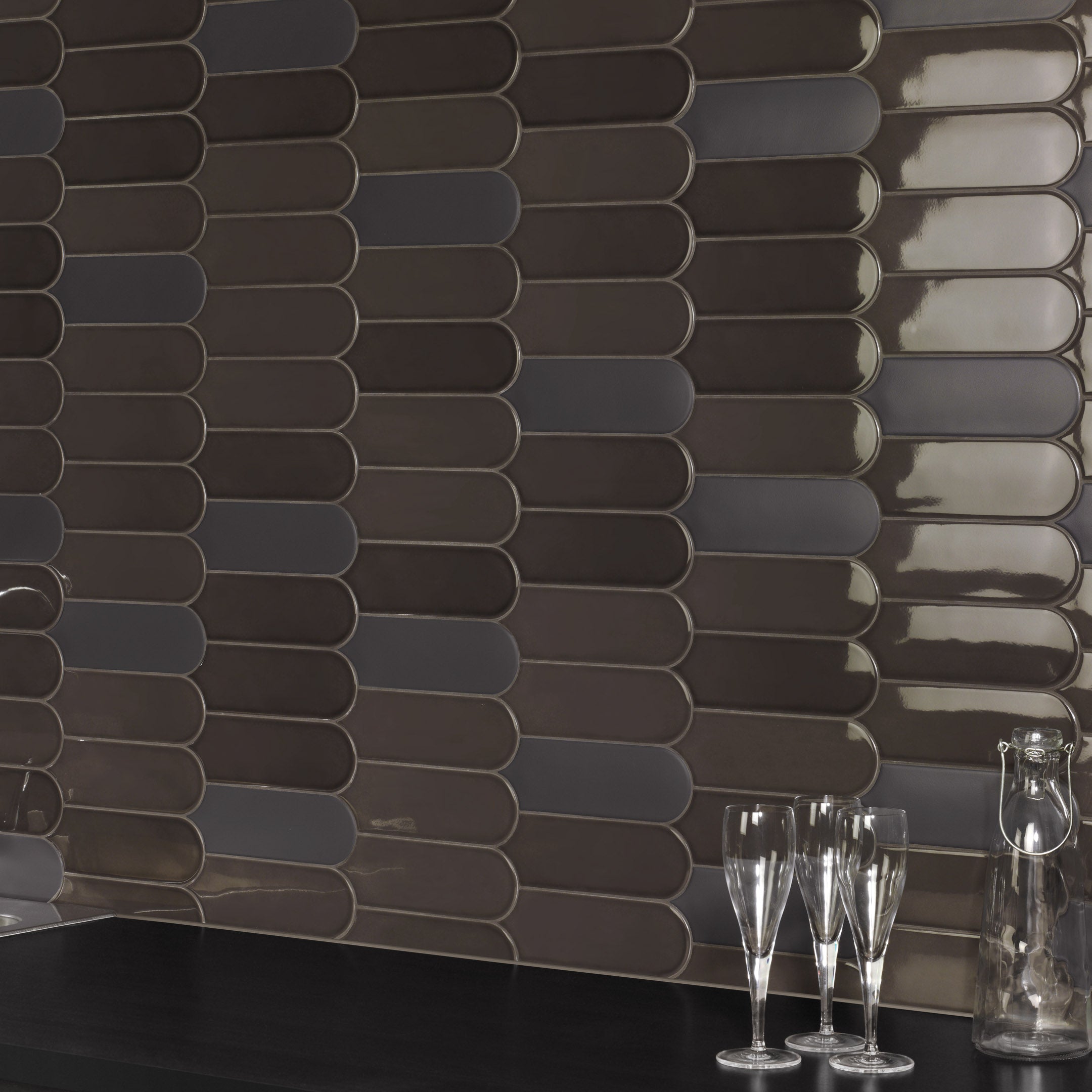 Fan Fishscale Parry Airy Sarina Wall Tile - Natural Ceramic Mosaic for Bathroom, Kitchen & Backsplash Decoration