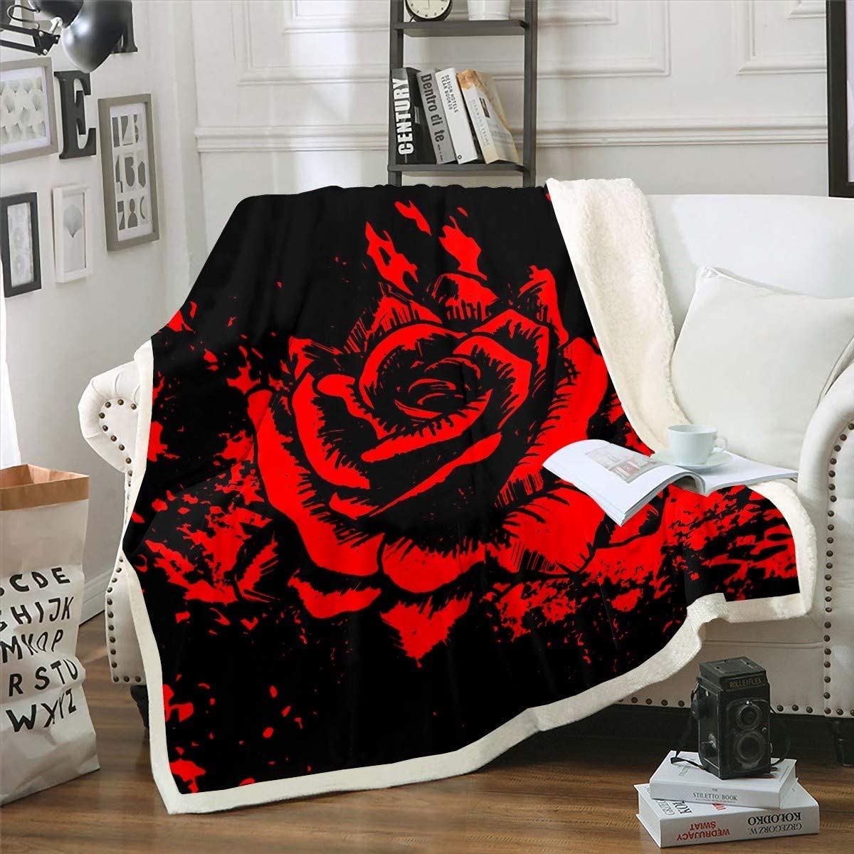 Girls Rose Fleece Throw Blanket - Floral Sherpa Blanket with Blooming Rose Pattern, Soft Plush Blanket for Women, Red & Black Luxury Decor (40x50 Inch) - Perfect for Sofa, Bed, Couch & Winter Snuggling