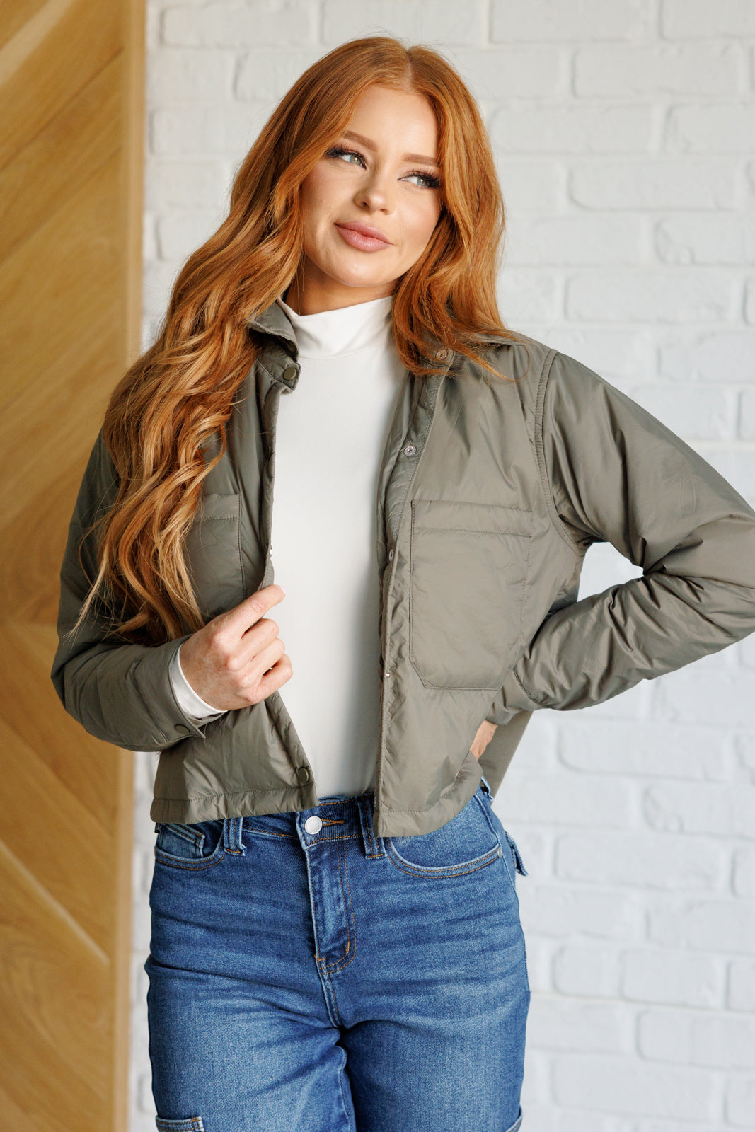 Lightweight Puffer Jacket for Women - Olive Green Winter Coat, Water-Resistant & Warm - Perfect for Outdoor Activities, Travel & Casual Wear