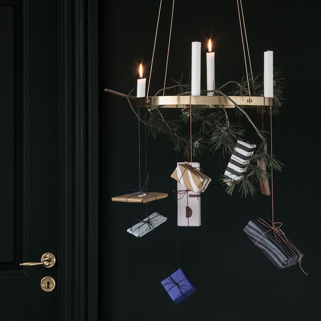 Elegant Metal Circle Candle Holder for Home Decor - Perfect for Weddings, Parties & Romantic Dinners