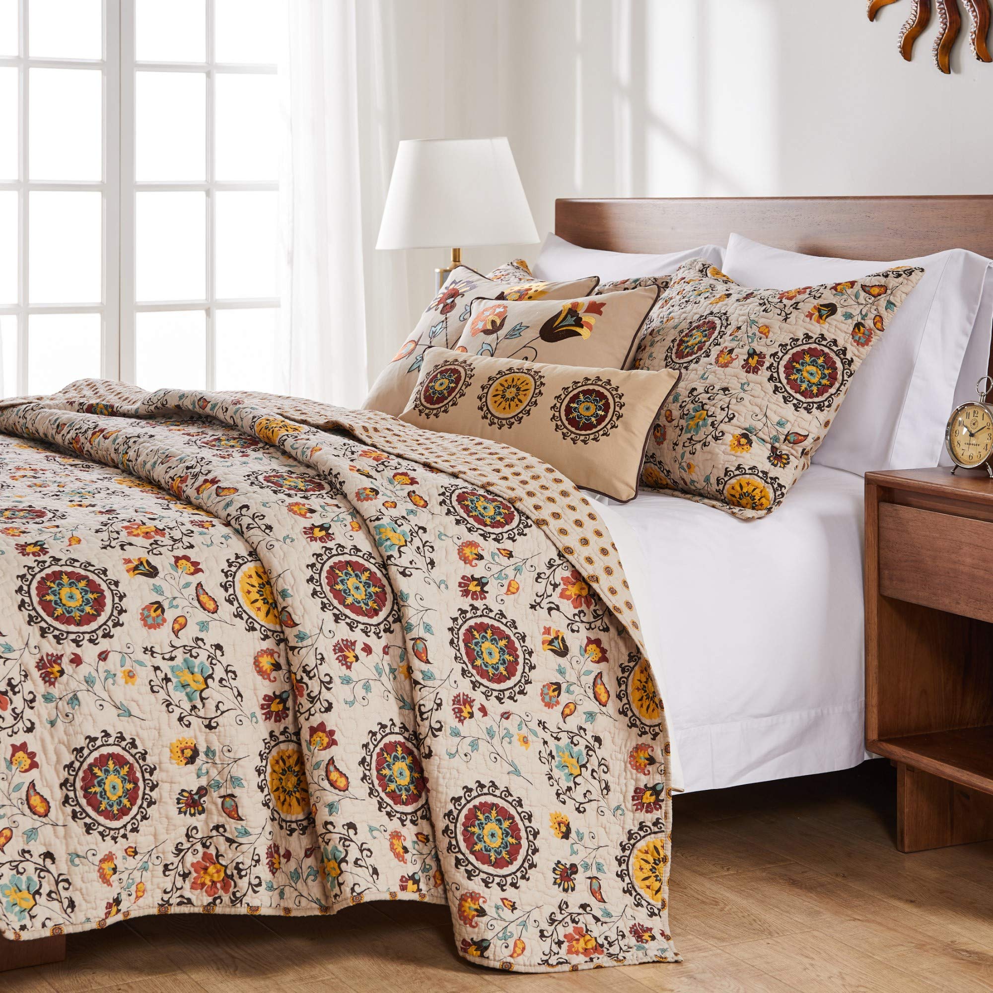 Greenland Home GL-1508BMSK 3-Piece Marley Quilt Set - Queen Size Bedding, Soft Microfiber Comforter with Matching Pillow Shams, Lightweight & Breathable for All Seasons - Perfect for Master Bedroom, Guest Room & Dorm Decor