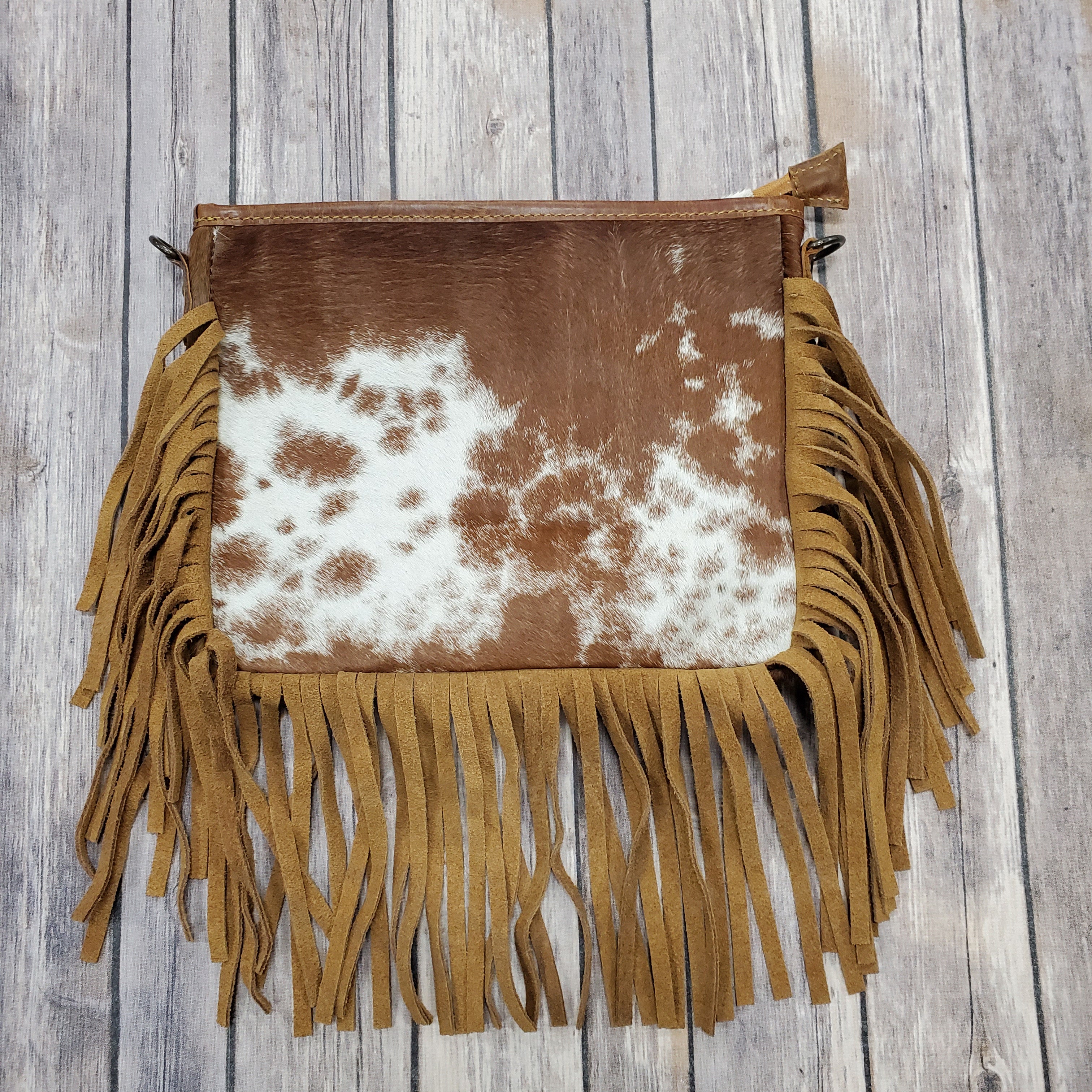 American Darling Tan and White Fringe Crossbody Bag - Stylish Boho Purse for Women, Perfect for Music Festivals & Casual Outings