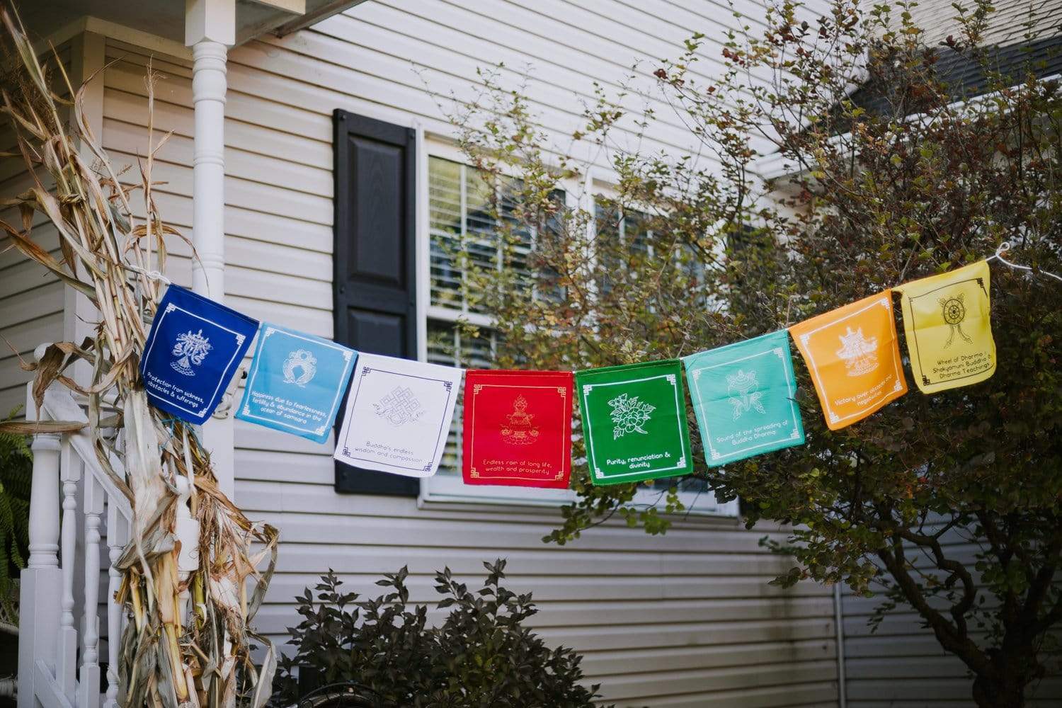 8 Auspicious Symbols Prayer Flags - Buddhist Prayer Flags for Home, Garden & Meditation - Bring Peace, Harmony & Good Luck - Perfect for Yoga Studios, Temples & Outdoor Decor