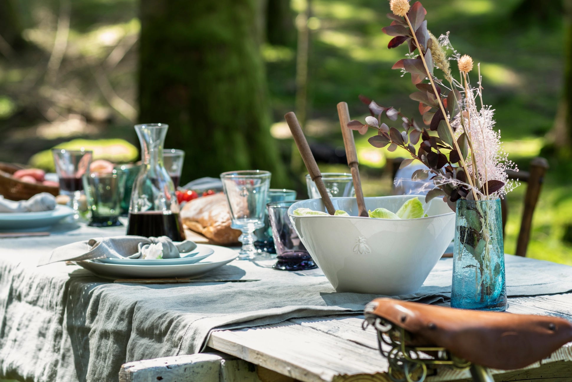 Bee Ecru Tableware Collection - Elegant Dinnerware Set for Home & Restaurant Use - Perfect for Dining, Entertaining, and Special Occasions