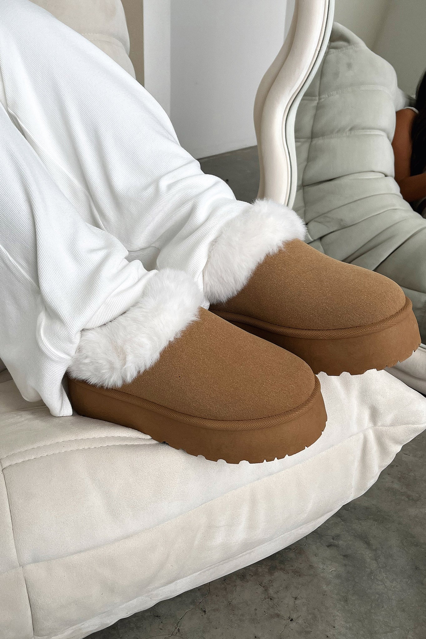 Elani Comfortable Platform Slippers for Women - Soft Memory Foam Chestnut Brown House Shoes - Perfect for Indoor Relaxation, Lounging & Home Wear