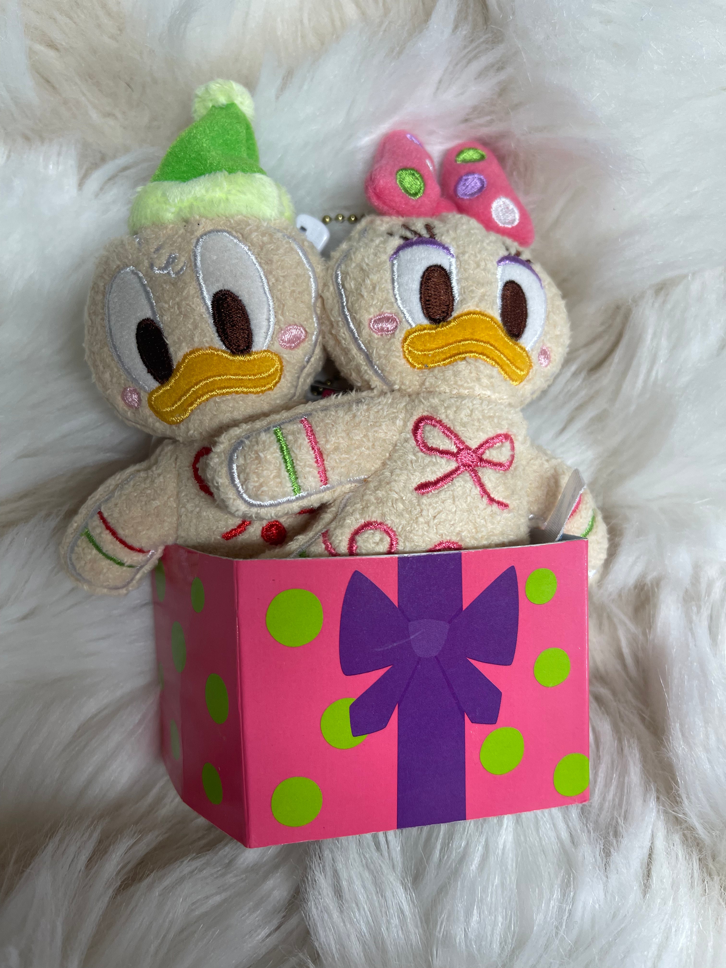 Tokyo Disney Christmas Donald and Daisy Gingerbread Keychain Badge - Cute Holiday Gift for Disney Fans, Collectors & Theme Park Lovers - Perfect for Backpacks, Luggage Tags & Christmas Decorations