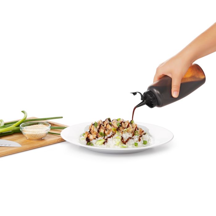 Premium Chef's Squeeze Bottle - 16oz Leak-Proof Condiment Dispenser for Sauces, Dressings & Oils - Perfect for Kitchen, BBQ, Baking & Restaurant Use
