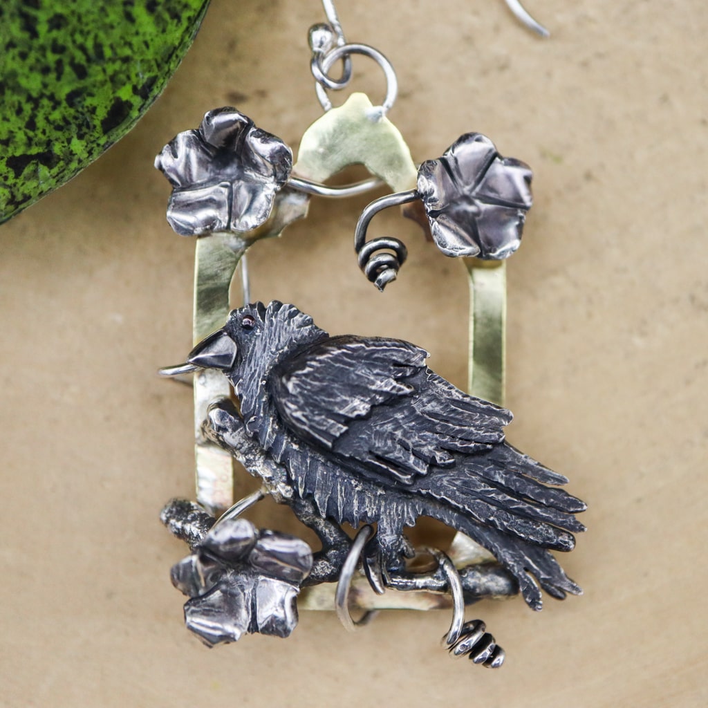 Gothic Raven Earrings for Women - Unique Black Bird Jewelry for Halloween, Gothic Fashion & Witchy Aesthetic - Perfect for Costume Parties, Dark Aesthetic Outfits & Everyday Gothic Style