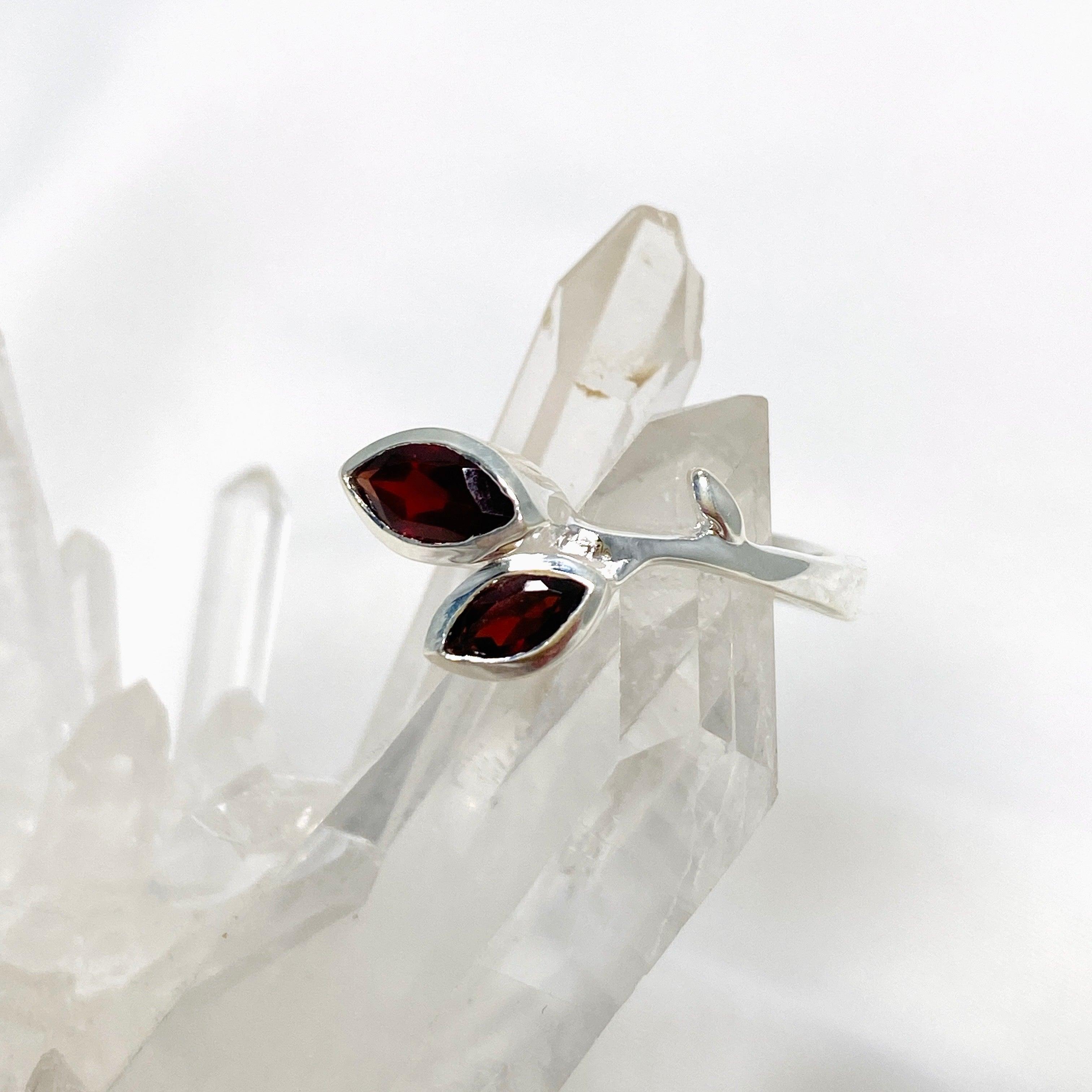 Garnet Faceted Marquise Multistone Leaf Ring R3735 - Elegant Vintage Jewelry for Women, Perfect for Weddings, Parties & Special Occasions