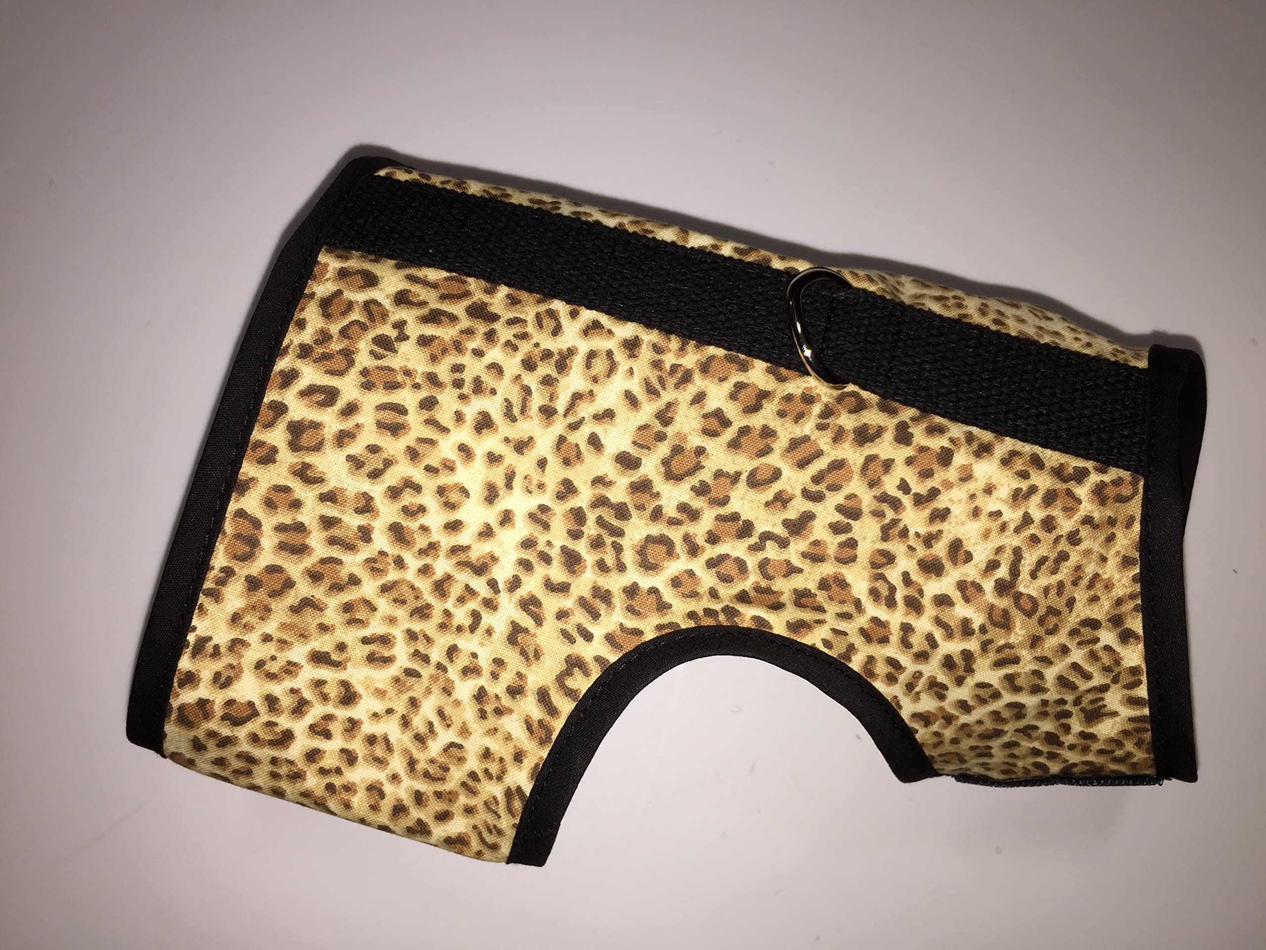 Premium Cat Harness with Leopard Print - Adjustable & Escape-Proof for Large Cats - Perfect for Outdoor Adventures, Walks & Vet Visits